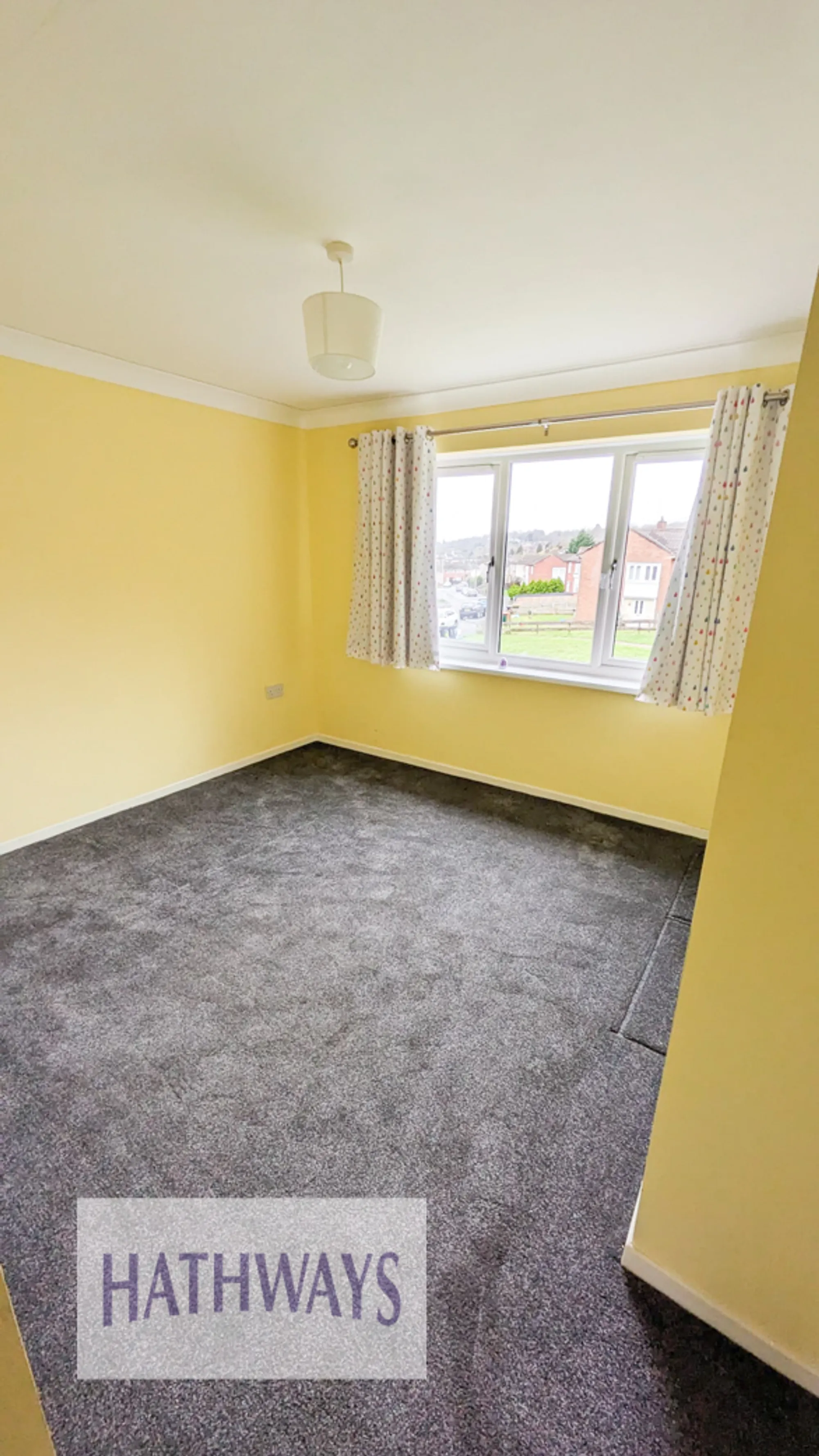 3 bed mid-terraced house for sale in Howe Circle, Newport  - Property Image 11
