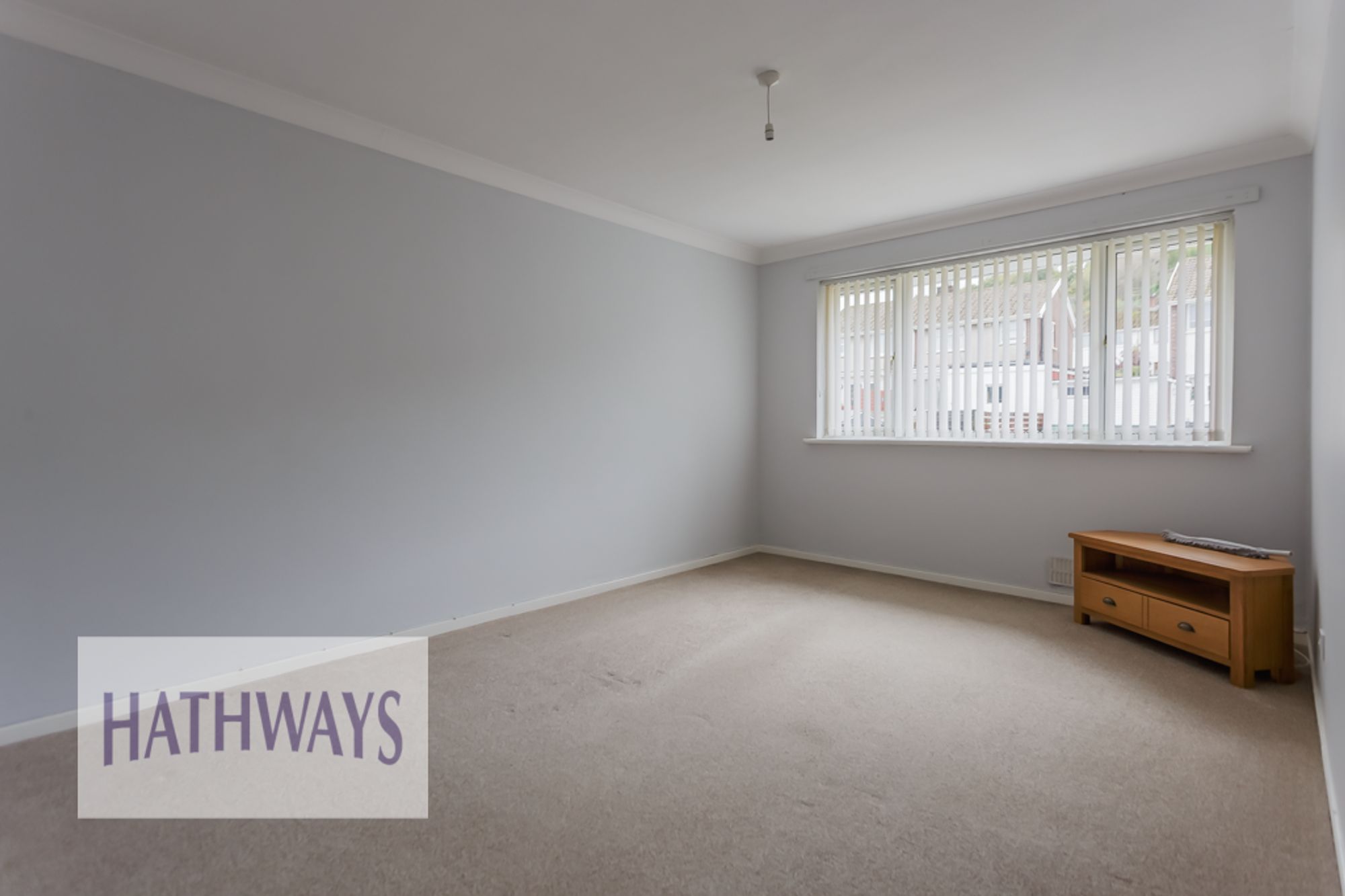 2 bed flat for sale in Thornhill Road, Cwmbran  - Property Image 4