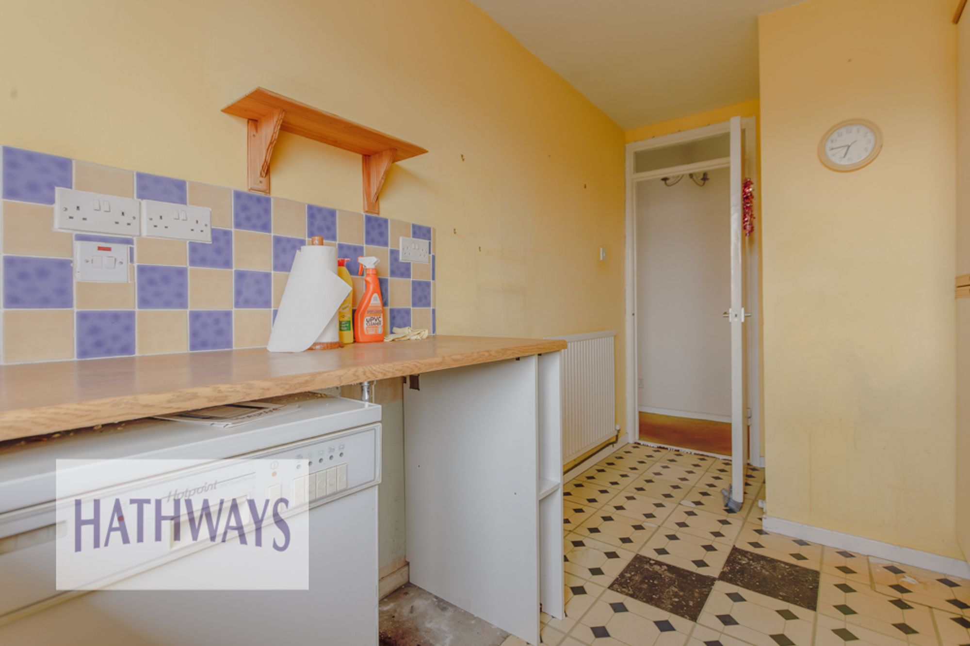 2 bed flat for sale in Monmouth Close, Pontypool  - Property Image 6