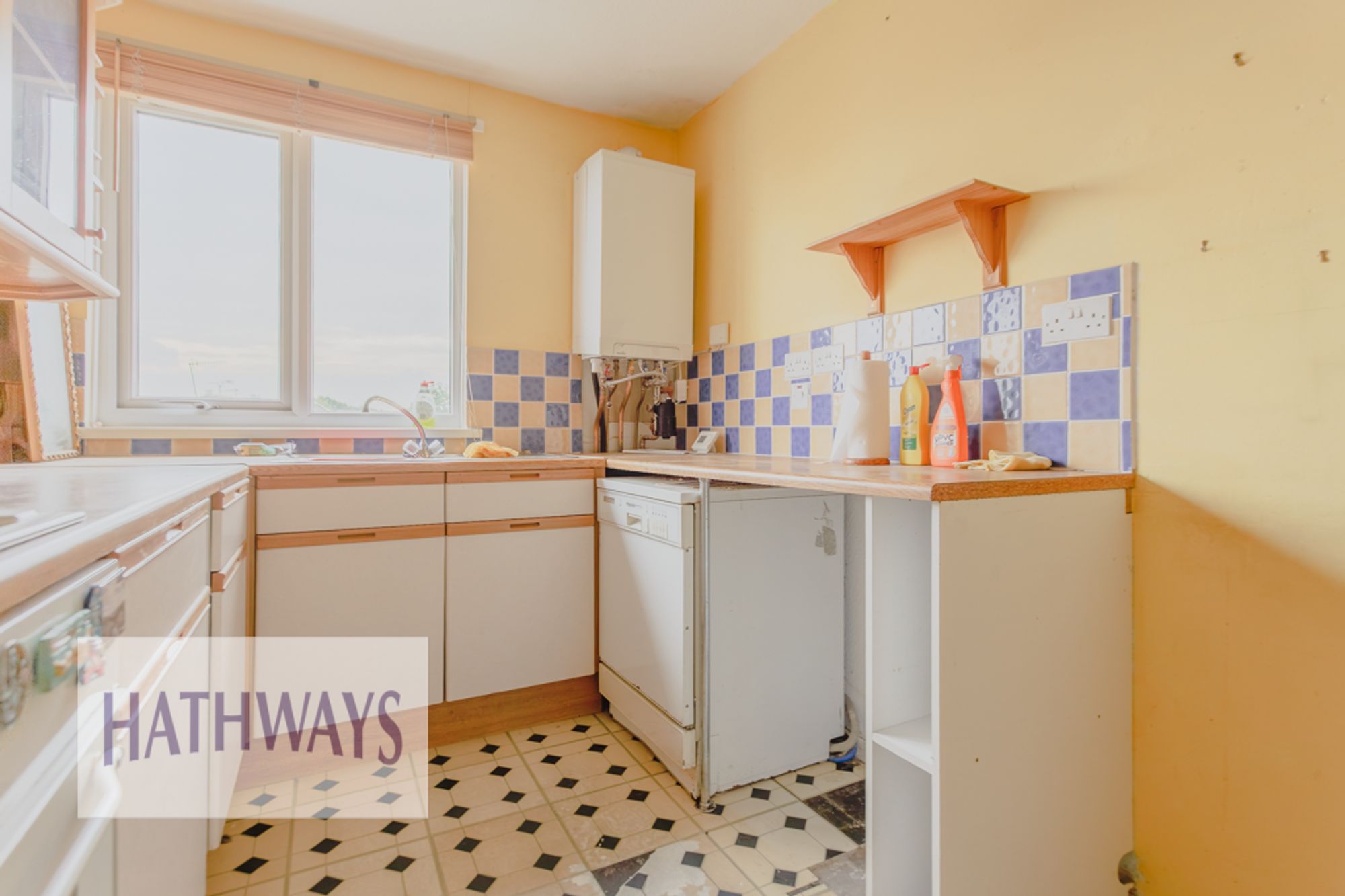 2 bed flat for sale in Monmouth Close, Pontypool 3