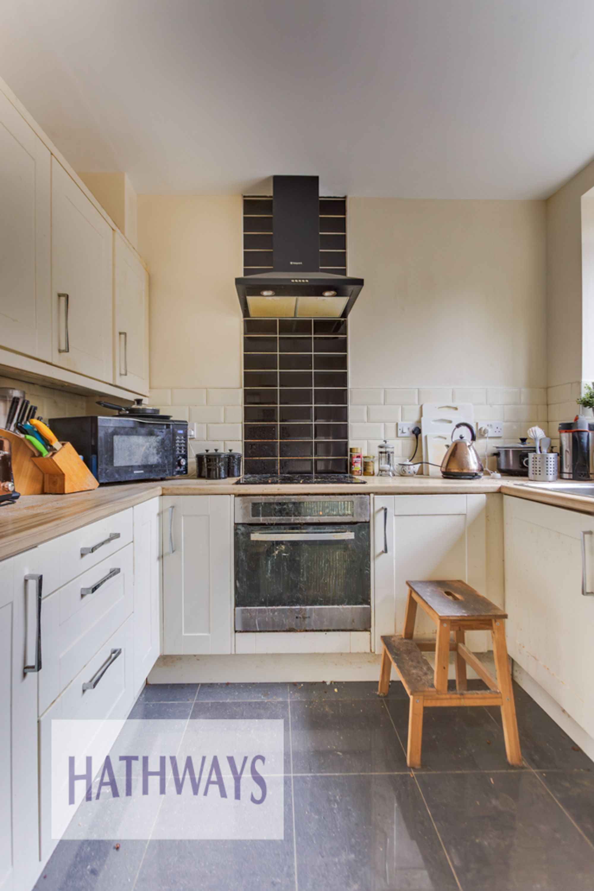 3 bed end of terrace house for sale in Black Path, Pontypool 11