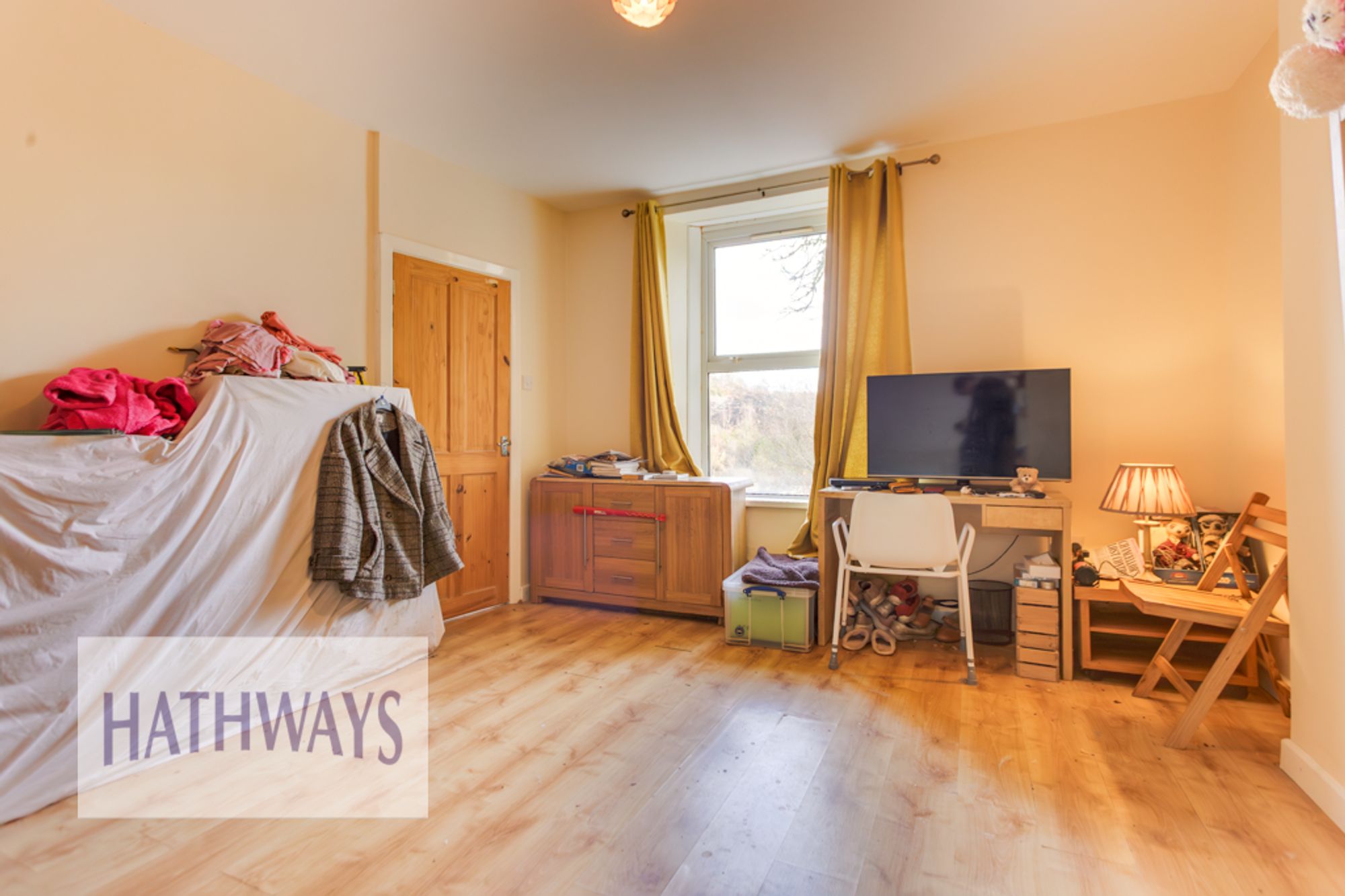 3 bed end of terrace house for sale in Black Path, Pontypool 8