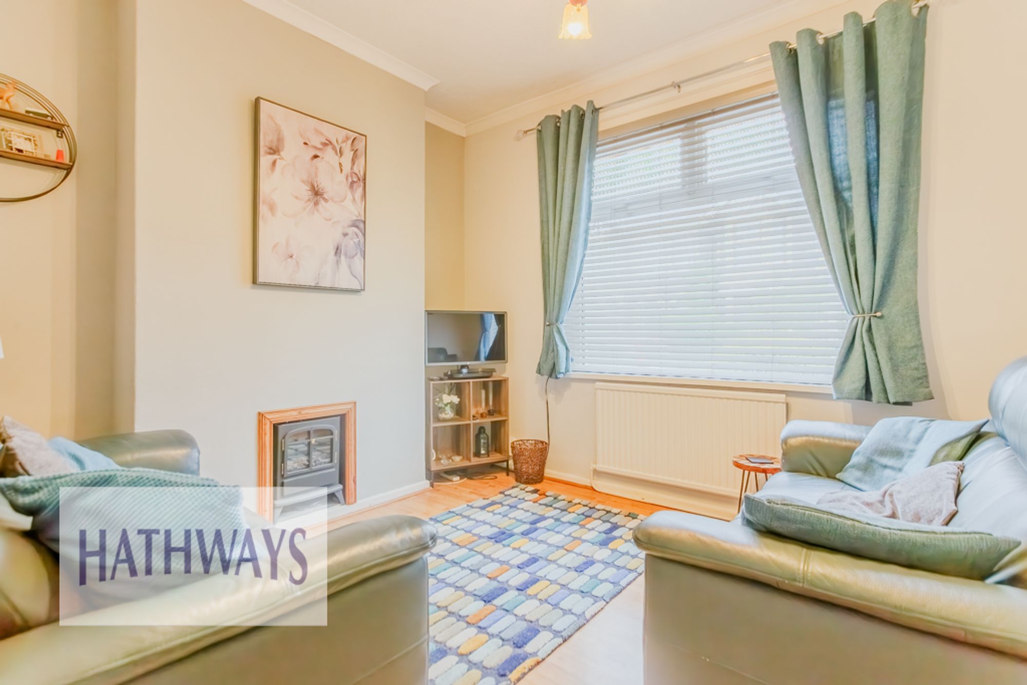 4 bed mid-terraced house for sale in Lowlands Road, Cwmbran  - Property Image 4