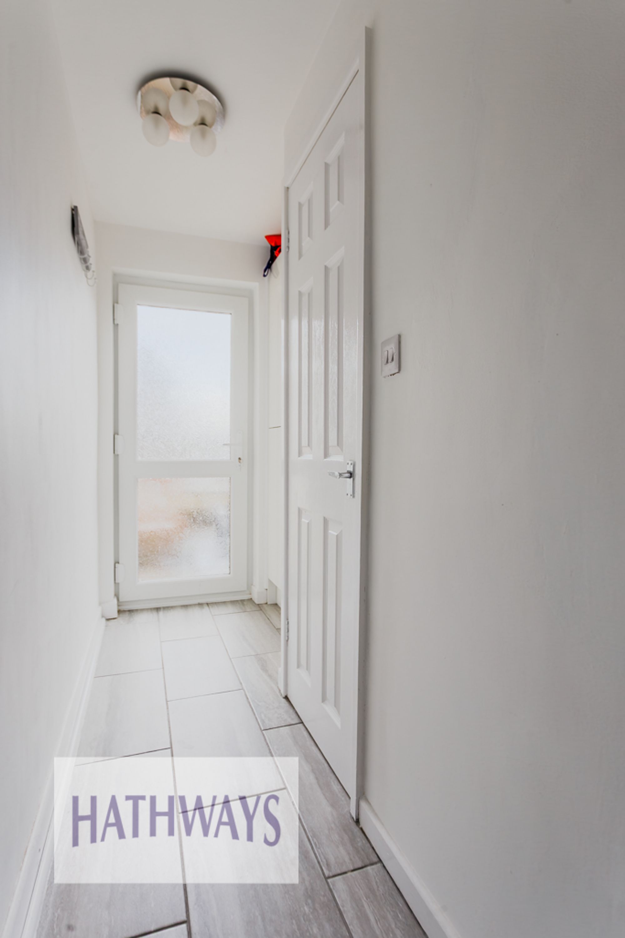 2 bed terraced house to rent in North Road, Cwmbran 10