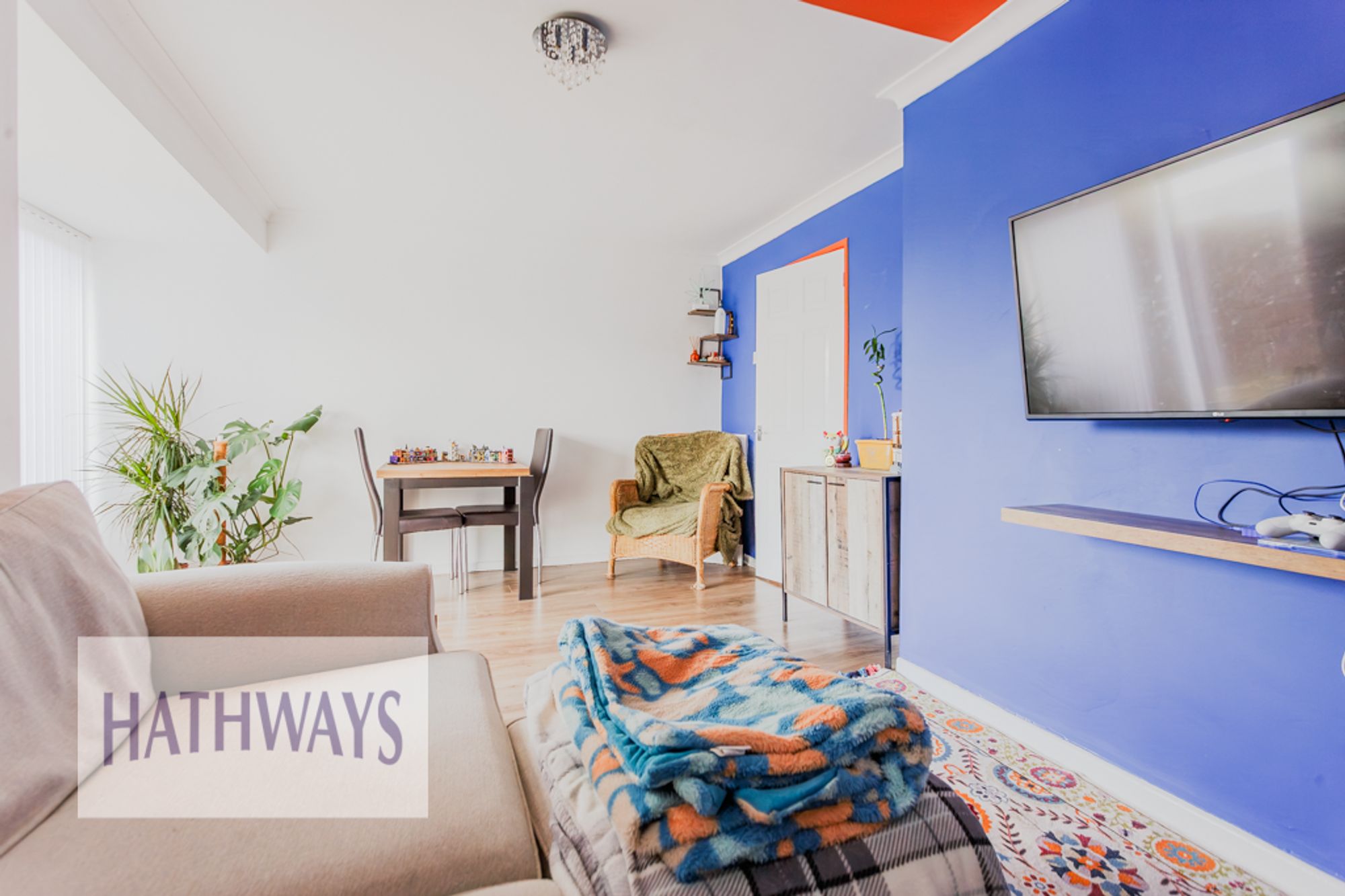 2 bed terraced house to rent in North Road, Cwmbran 5