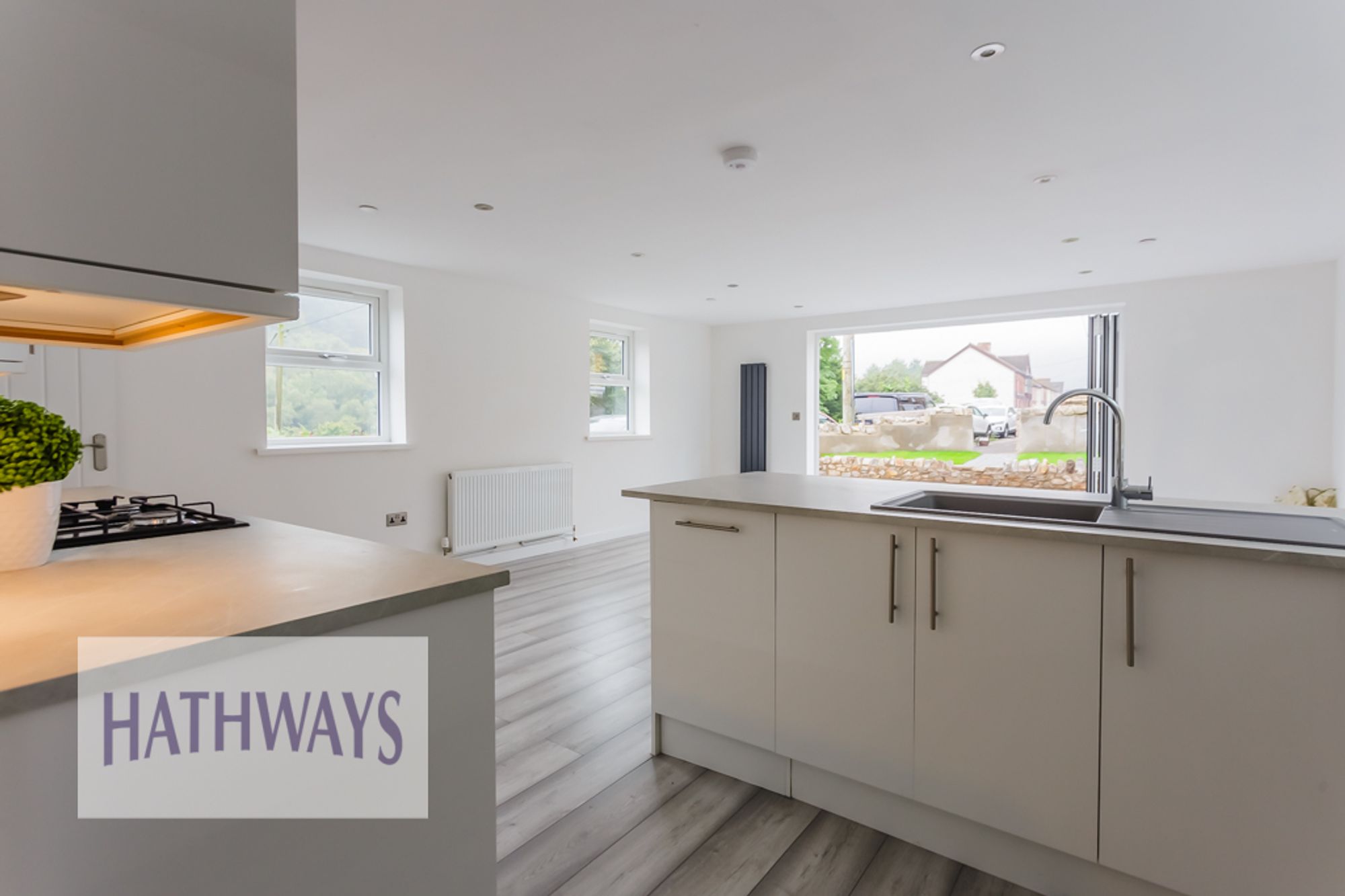 3 bed detached house for sale in Hanbury Road, Pontypool 11