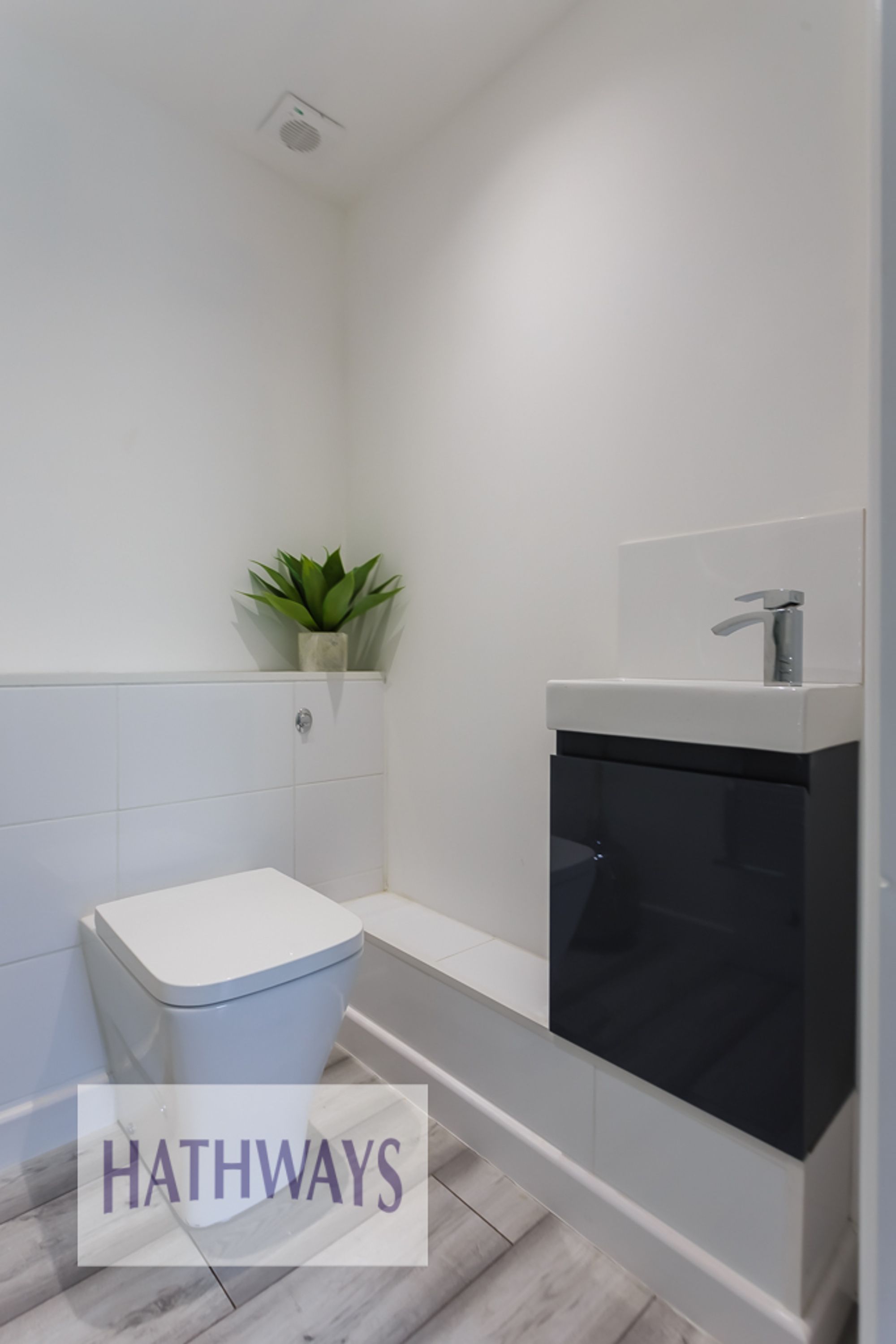 3 bed detached house for sale in Hanbury Road, Pontypool 16