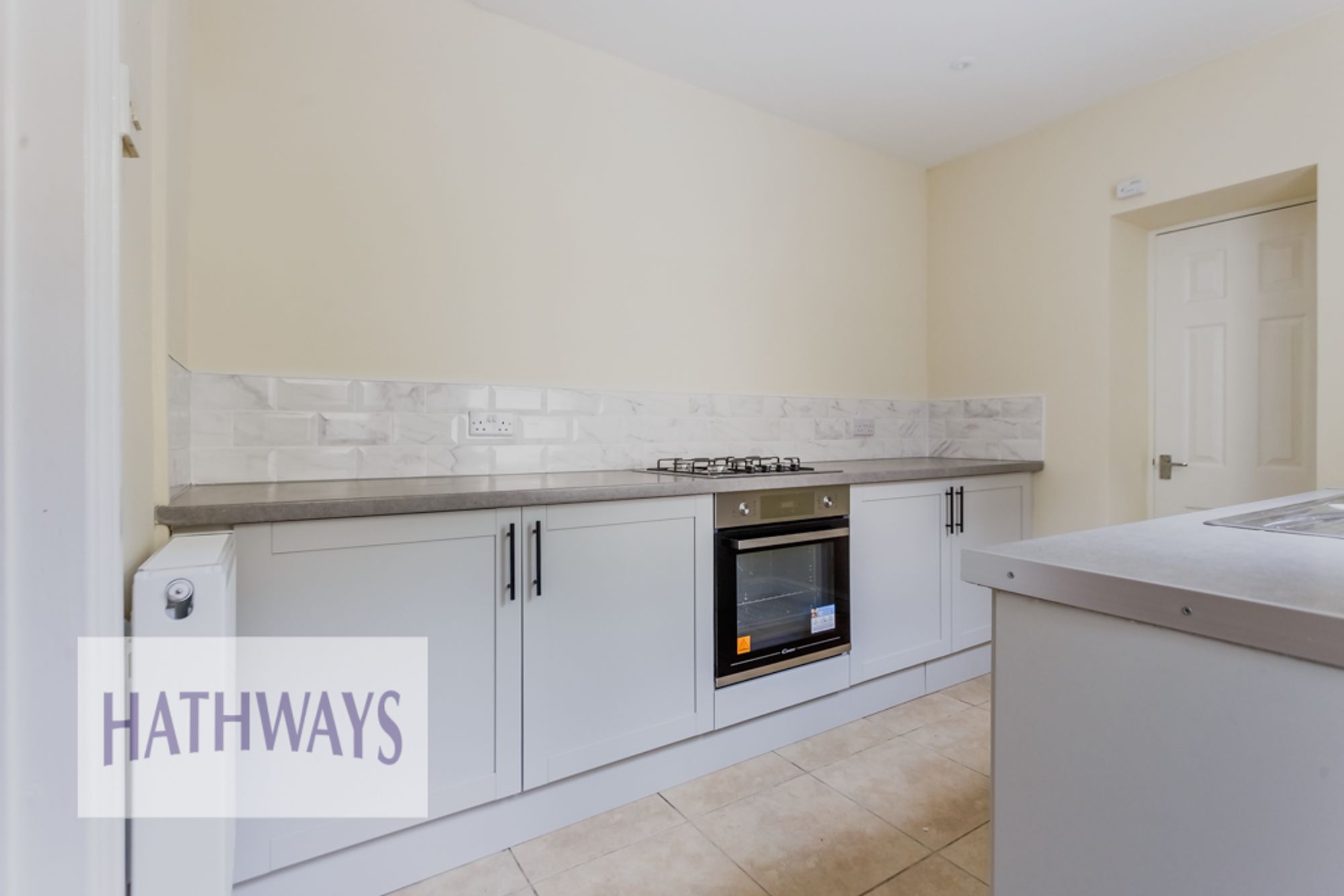3 bed end of terrace house to rent in Broad Street, Pontypool  - Property Image 2