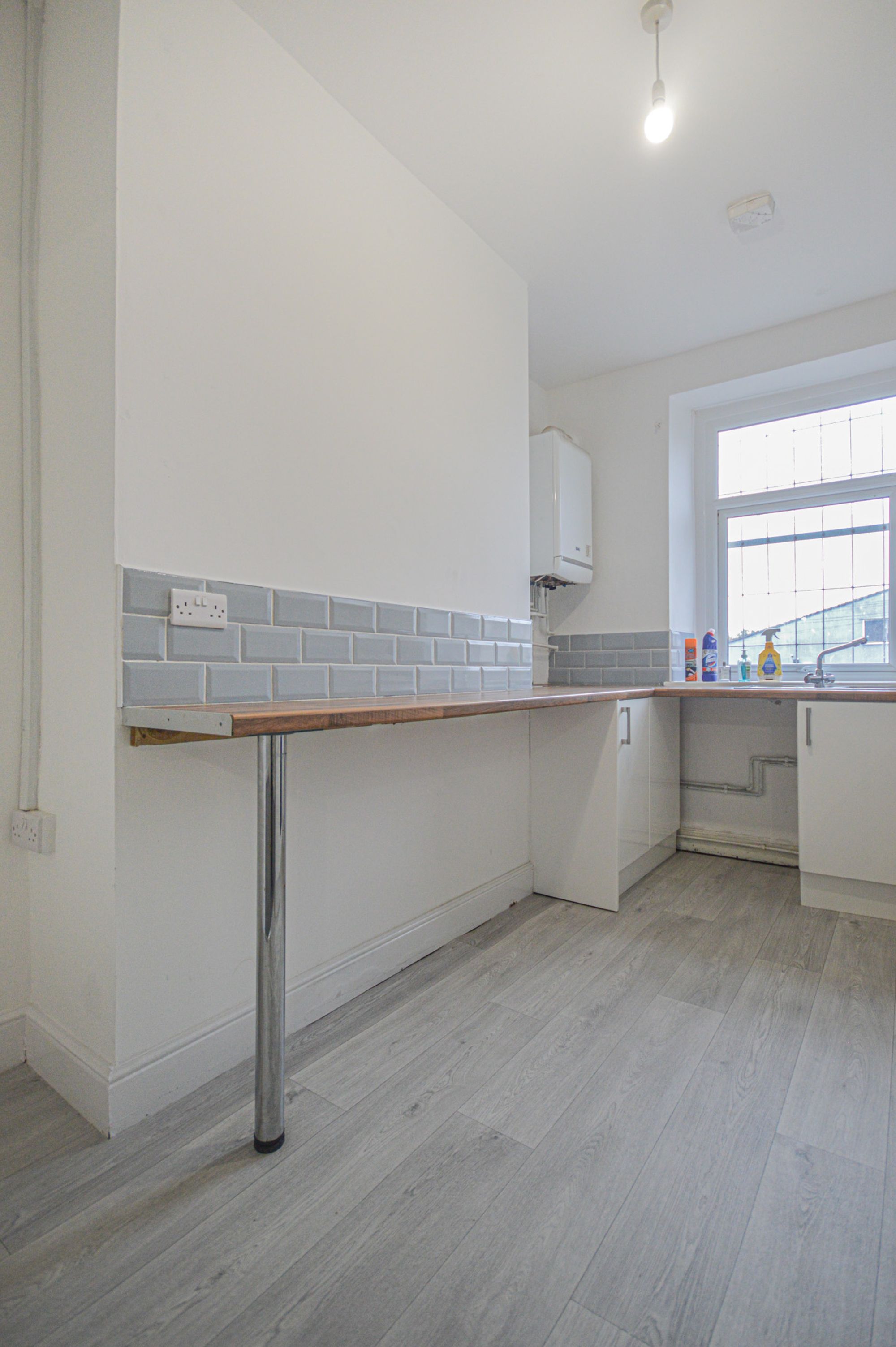 2 bed terraced house to rent in Commercial Street, Cwmbran  - Property Image 6