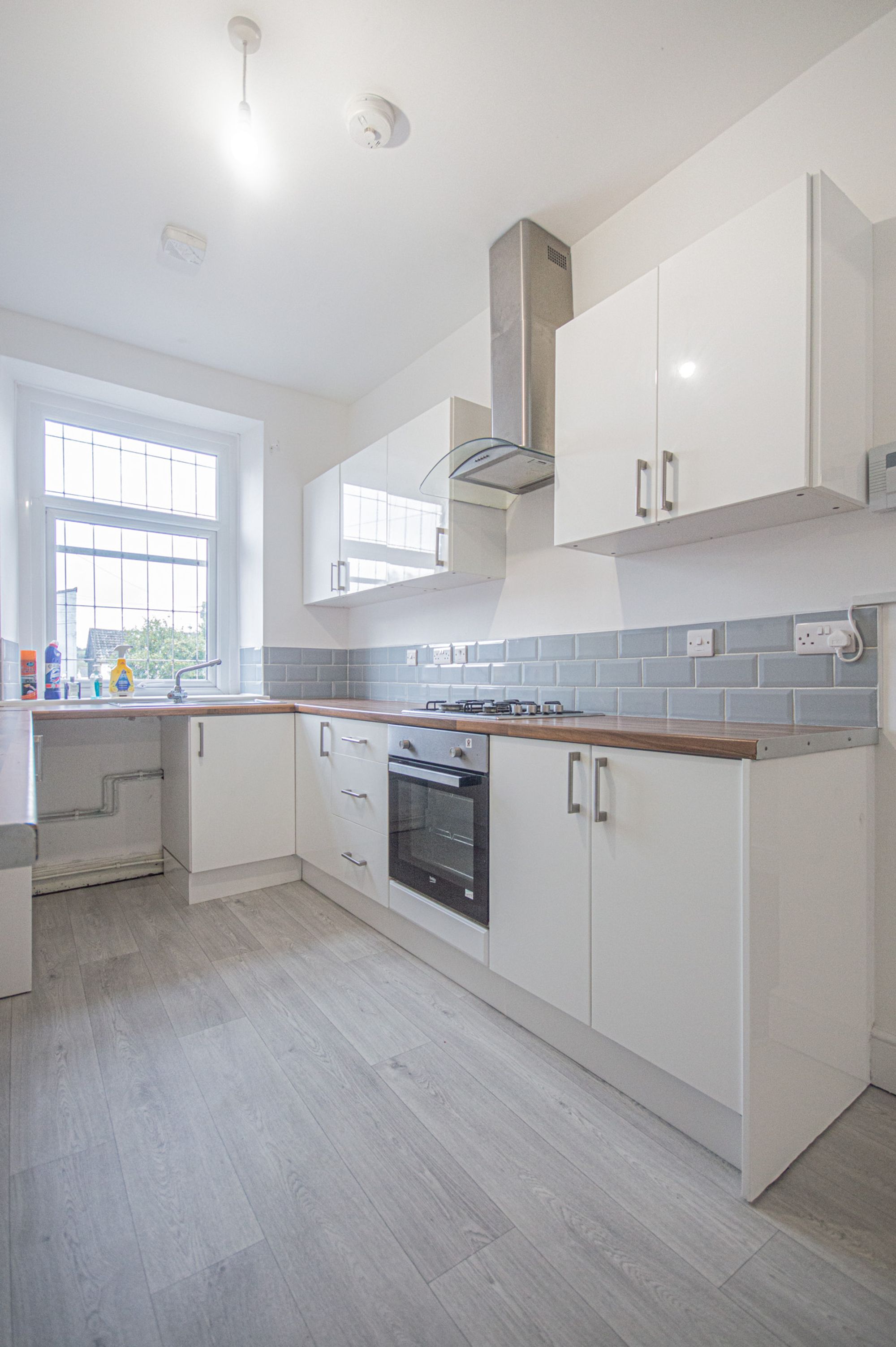 2 bed terraced house to rent in Commercial Street, Cwmbran  - Property Image 5