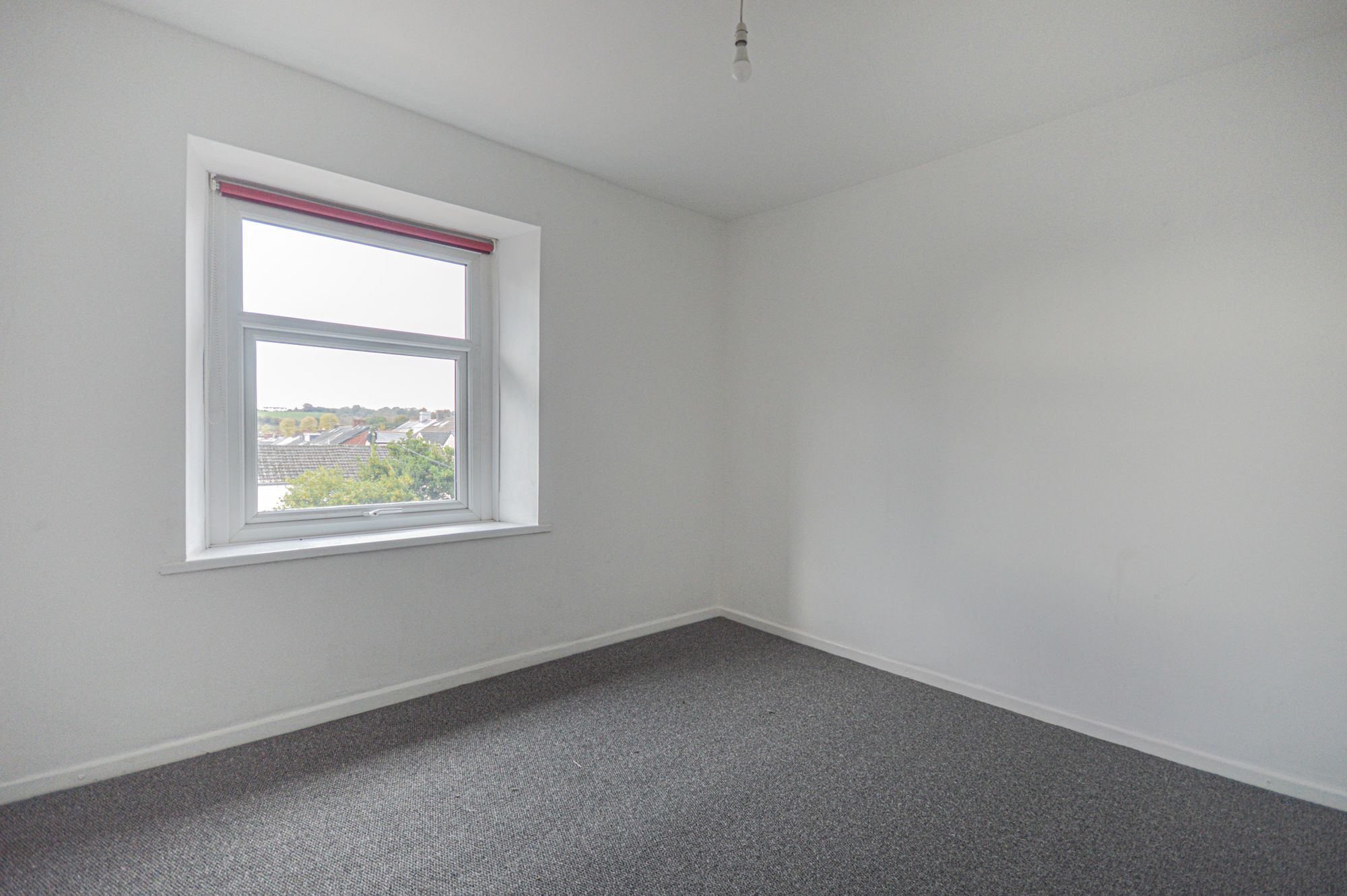 2 bed terraced house to rent in Commercial Street, Cwmbran  - Property Image 13