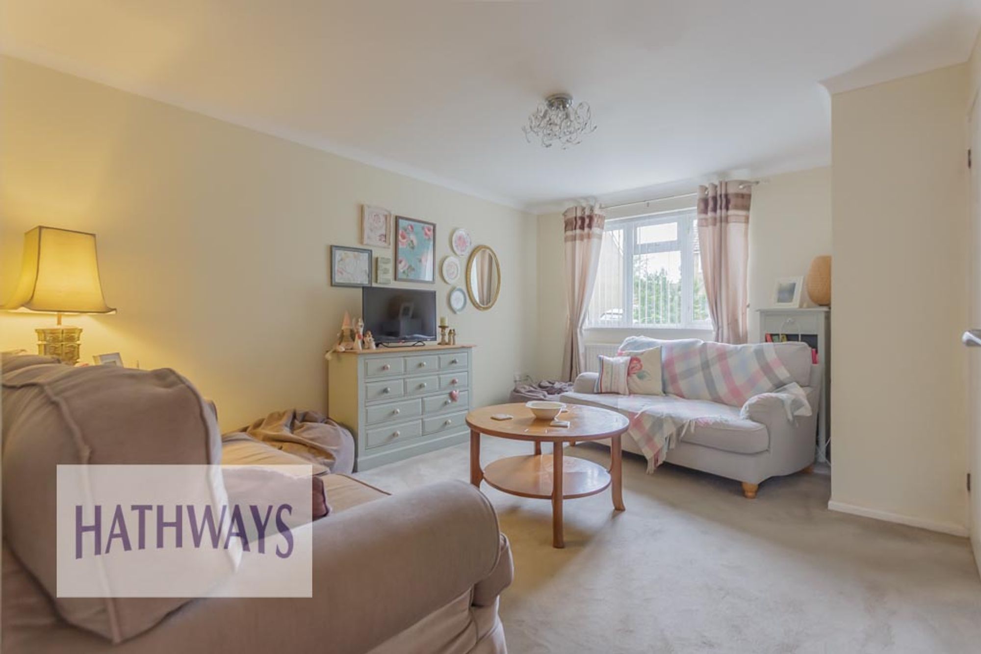 3 bed house for sale in The Brades, Newport  - Property Image 5