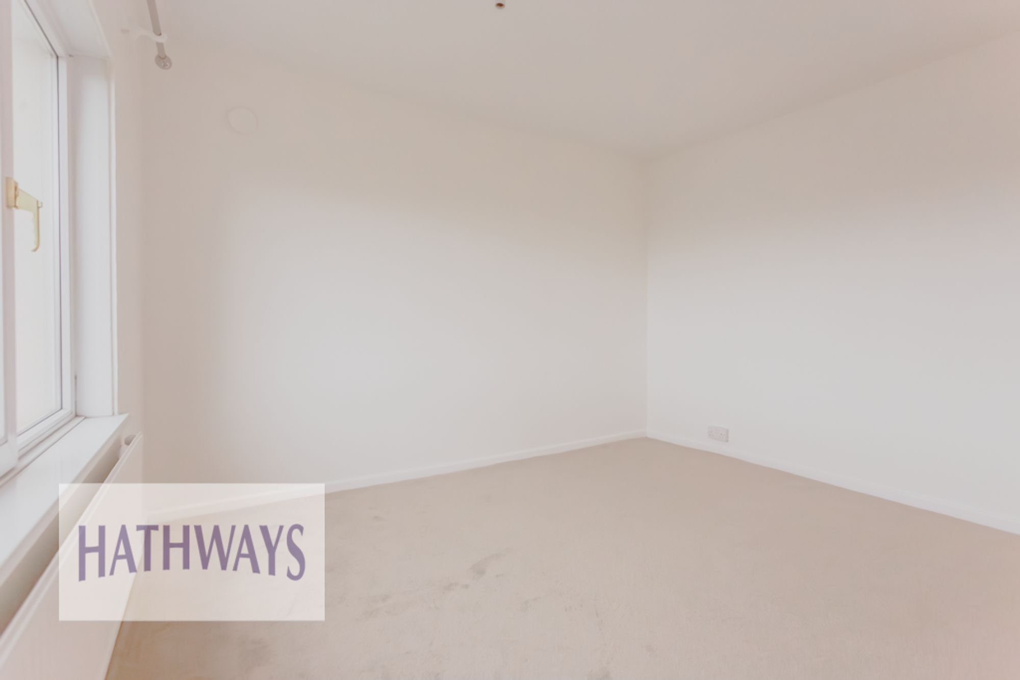 2 bed flat to rent in Oaklands Road, Pontypool 13