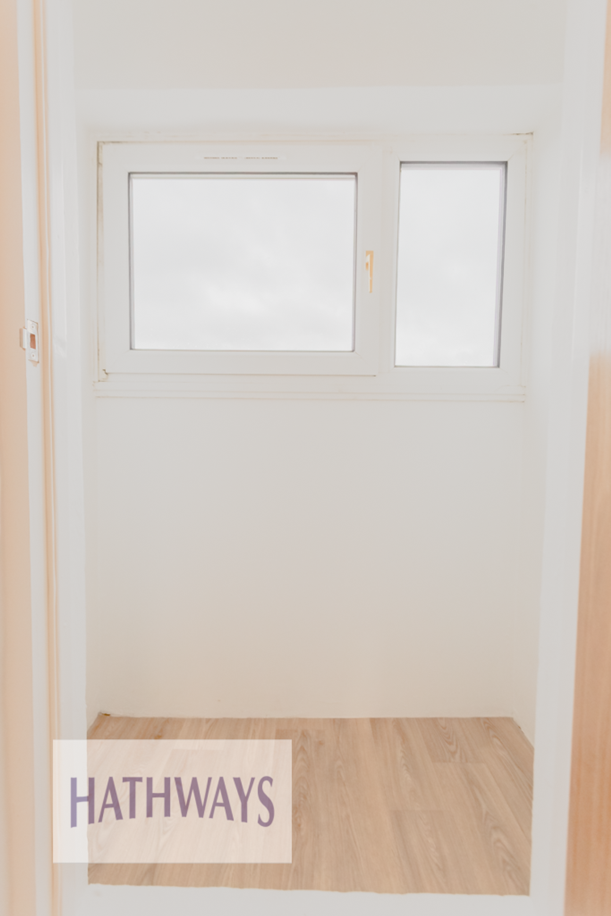 2 bed flat to rent in Oaklands Road, Pontypool 10