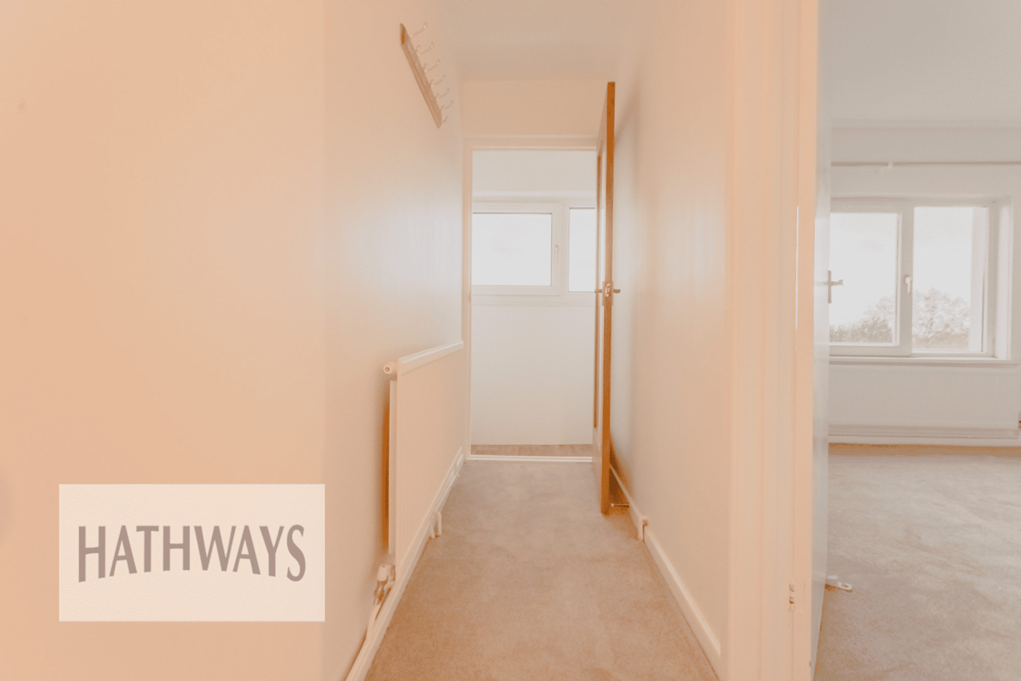 2 bed flat to rent in Oaklands Road, Pontypool 8