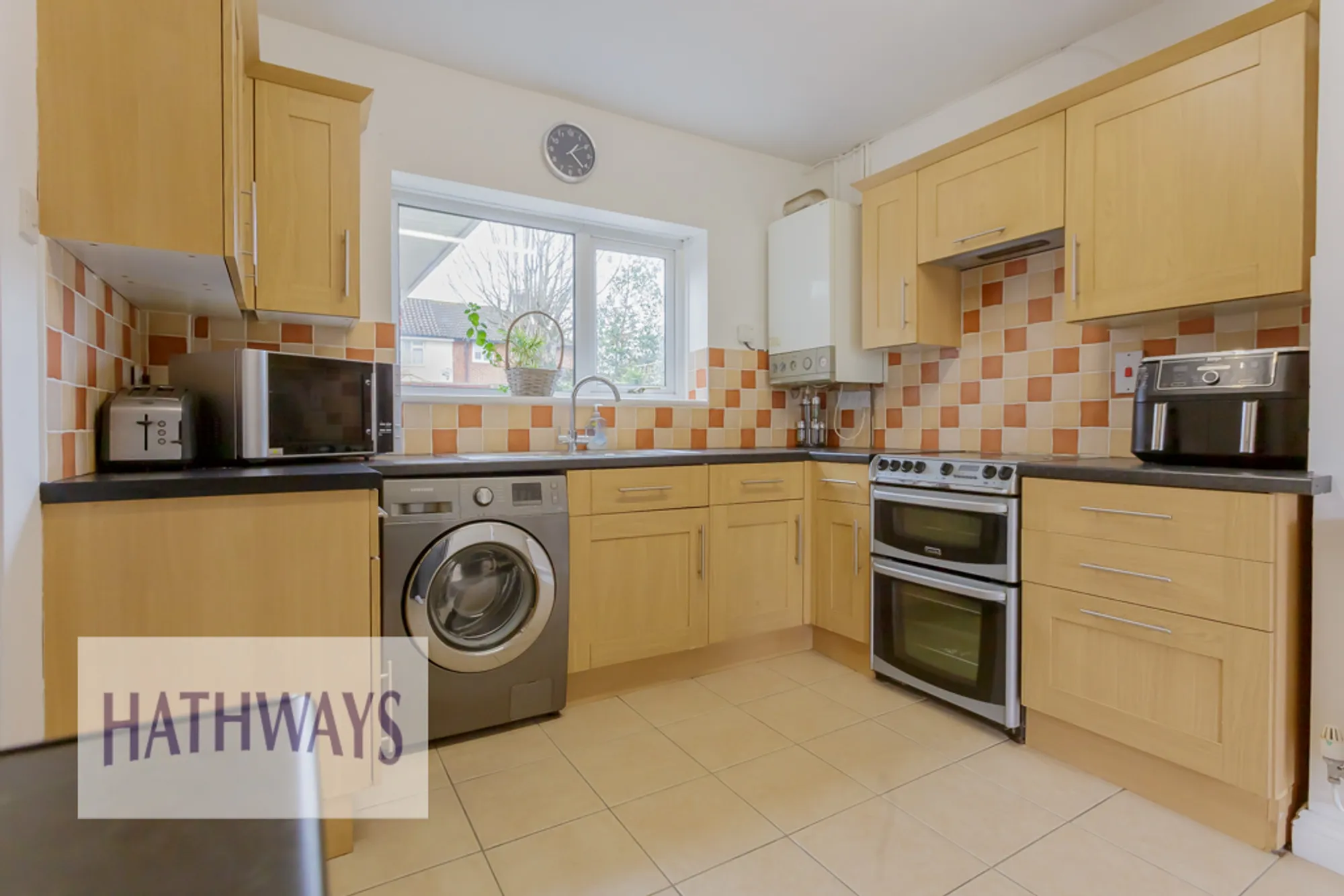 3 bed terraced house for sale in Court Farm Road, Cwmbran  - Property Image 5