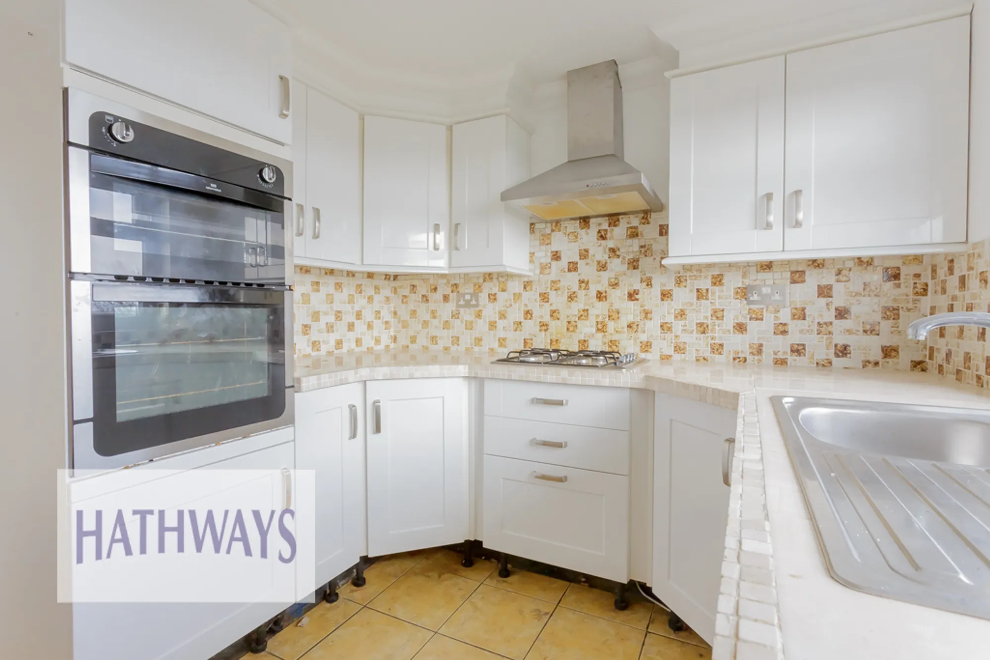 2 bed bungalow for sale in Lawrence Hill Avenue, Newport  - Property Image 6