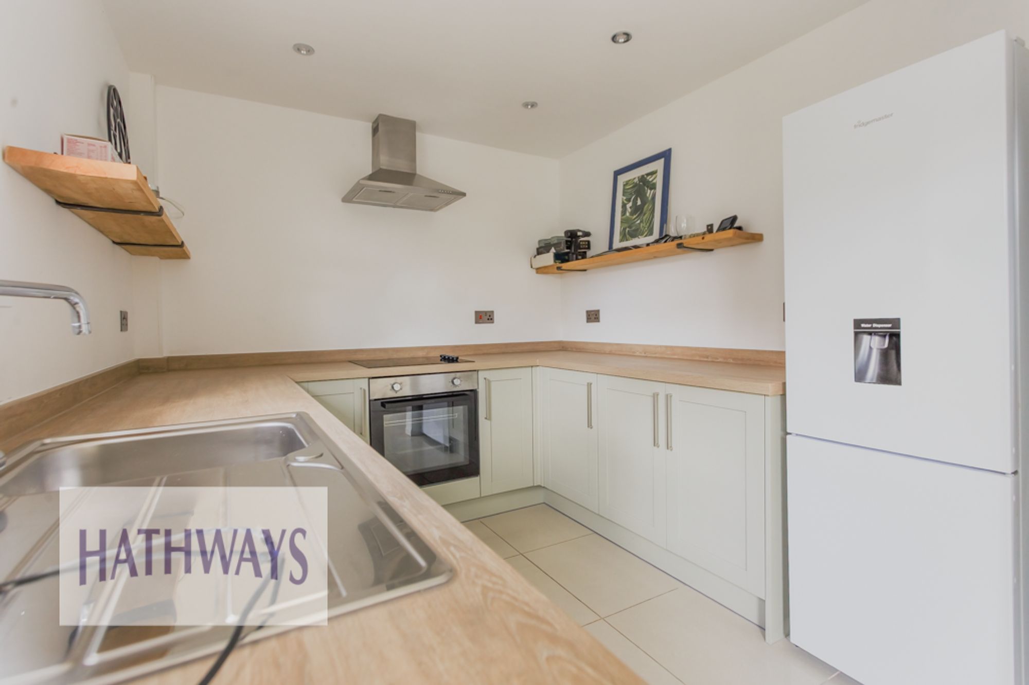 3 bed end of terrace house for sale in Bowleaze, Cwmbran 4