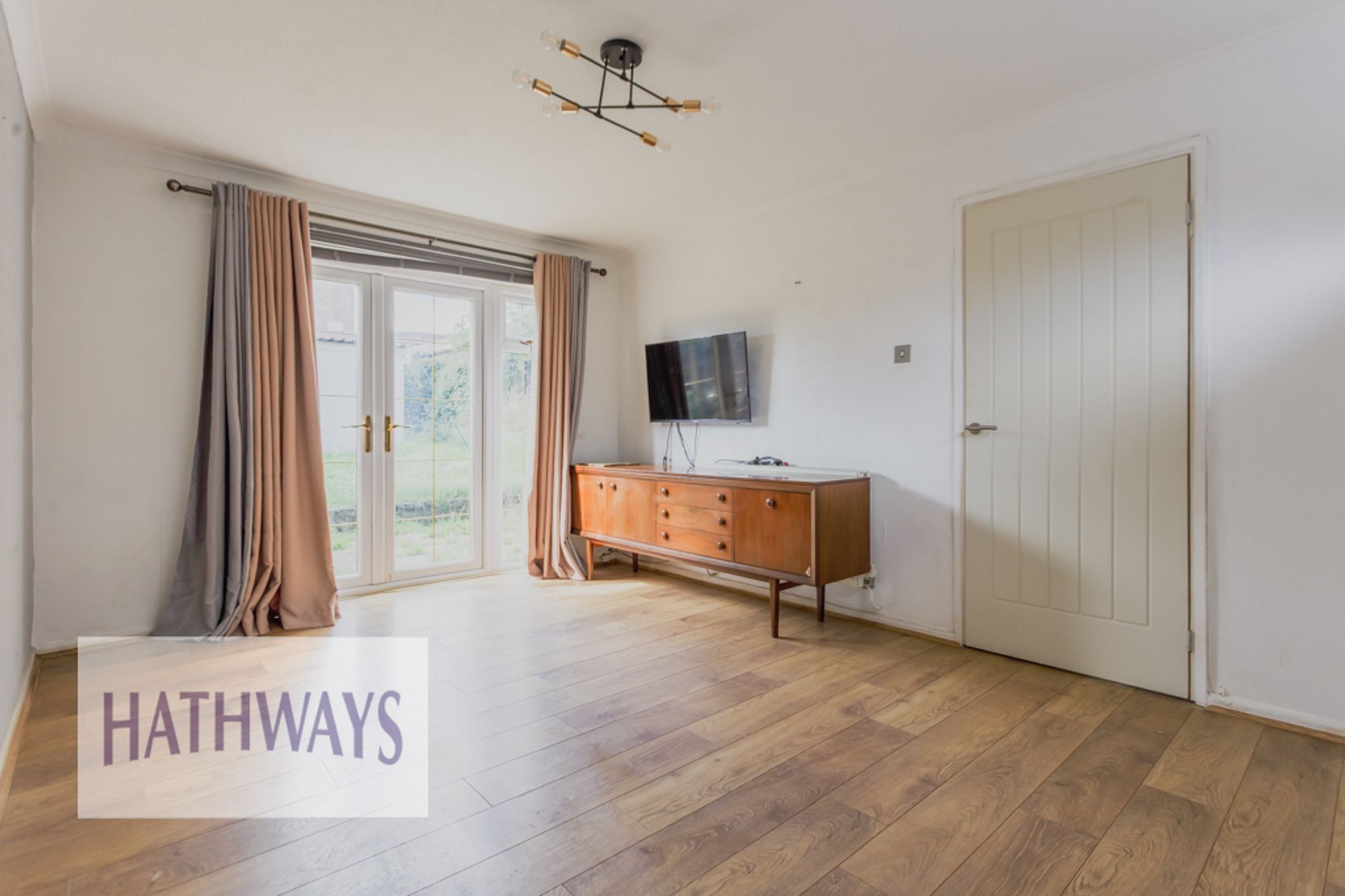 3 bed end of terrace house for sale in Bowleaze, Cwmbran 9