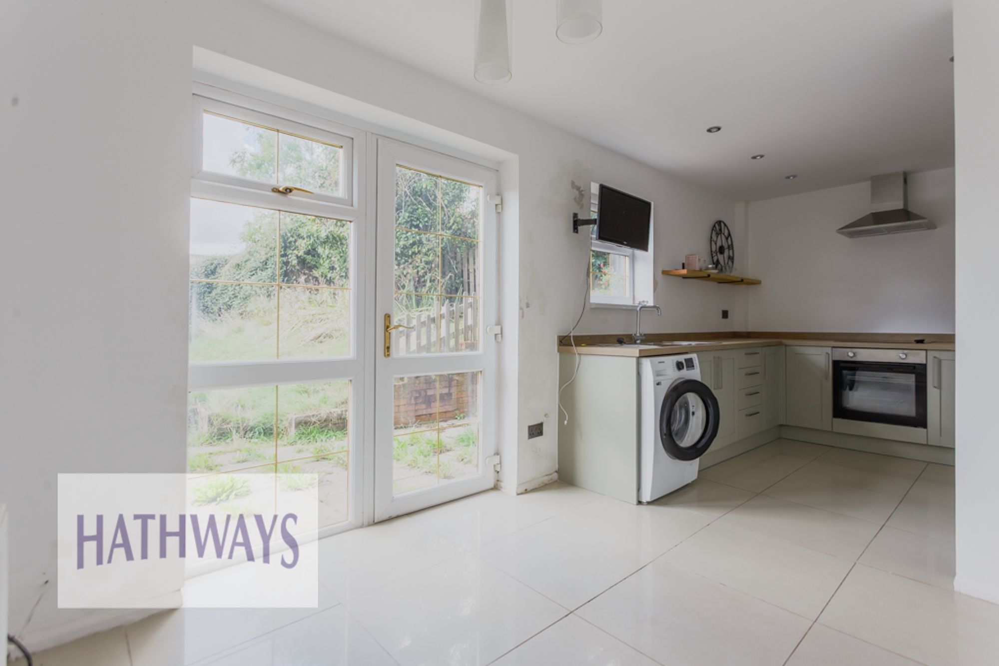 3 bed end of terrace house for sale in Bowleaze, Cwmbran  - Property Image 8