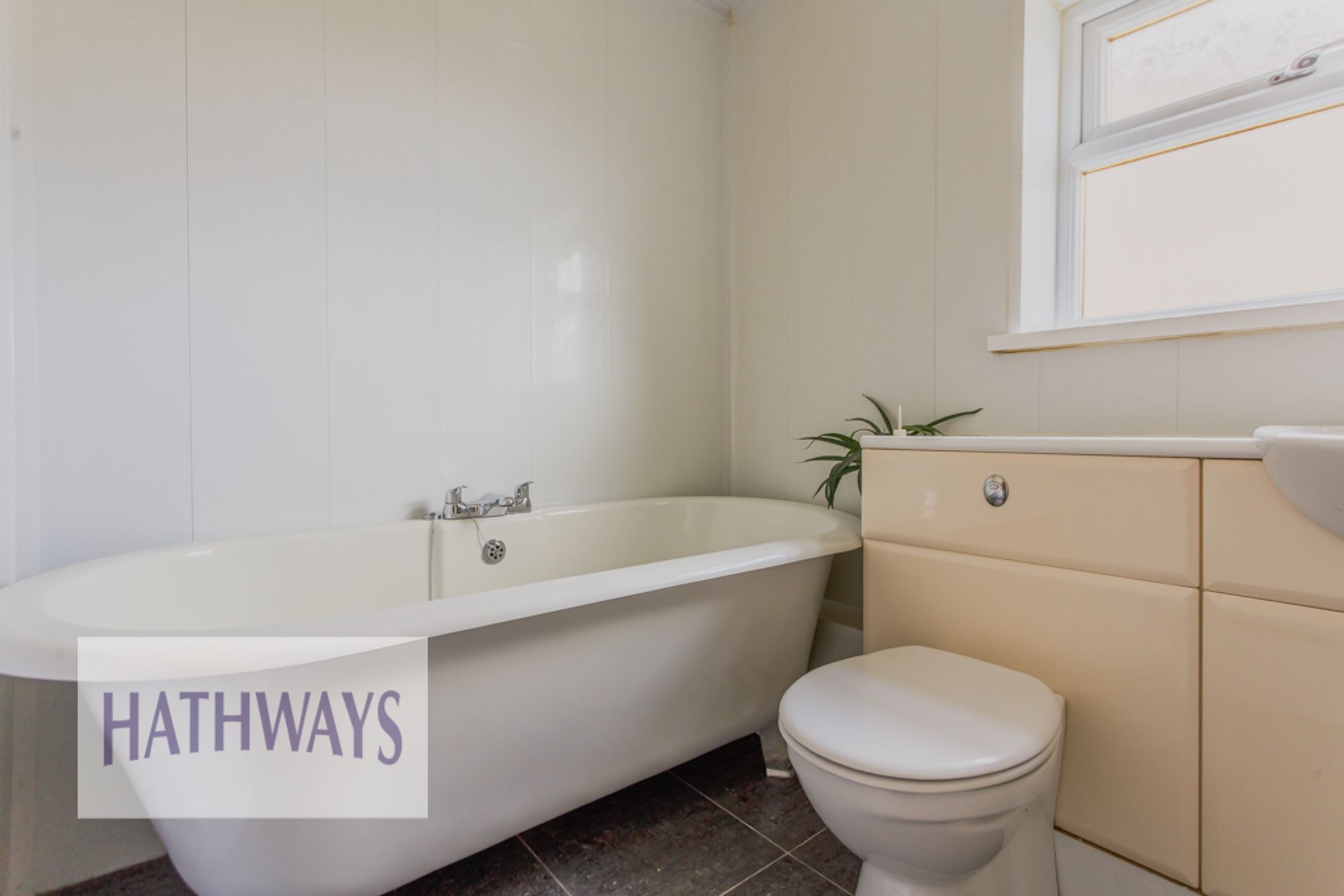 3 bed end of terrace house for sale in Bowleaze, Cwmbran 29