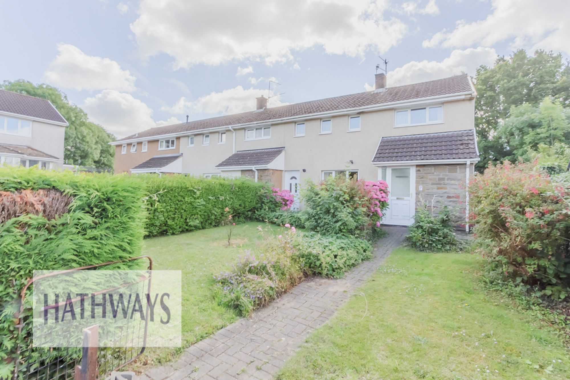 3 bed end of terrace house for sale in The Oaks, Cwmbran  - Property Image 2