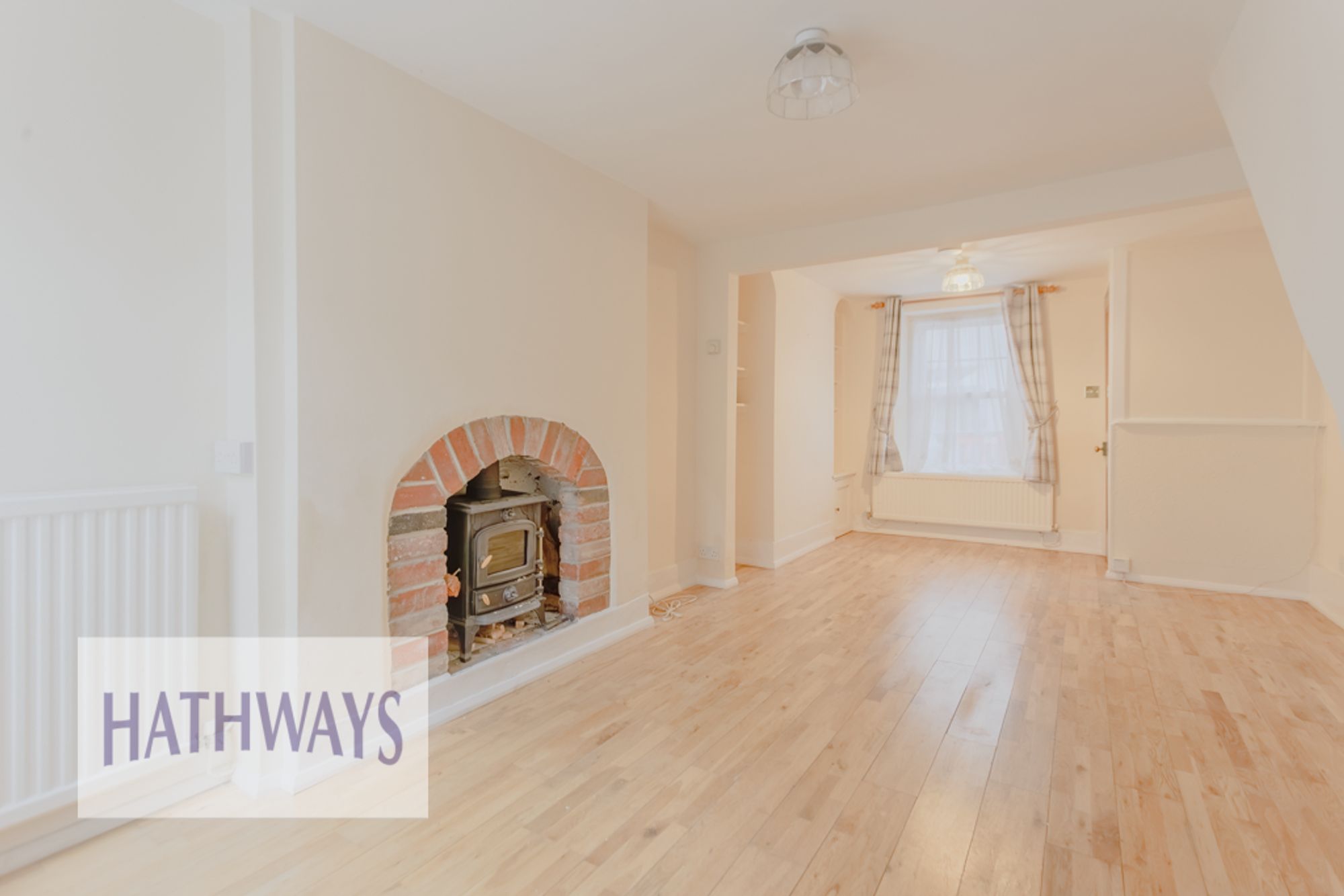 2 bed terraced cottage to rent in Church Street, Newport  - Property Image 4