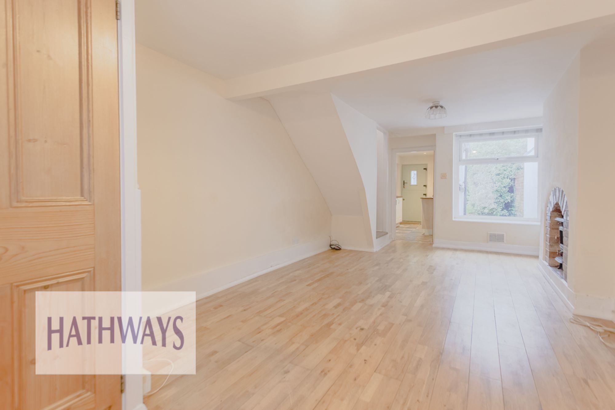 2 bed terraced cottage to rent in Church Street, Newport  - Property Image 3