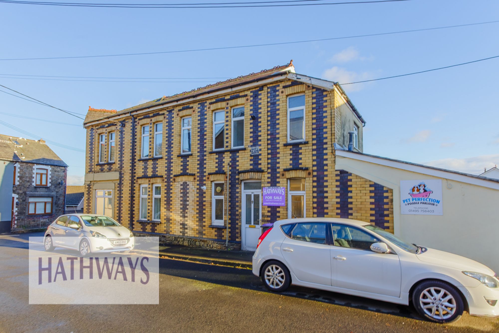 2 bed flat for sale in Alma Place, Pontypool 2