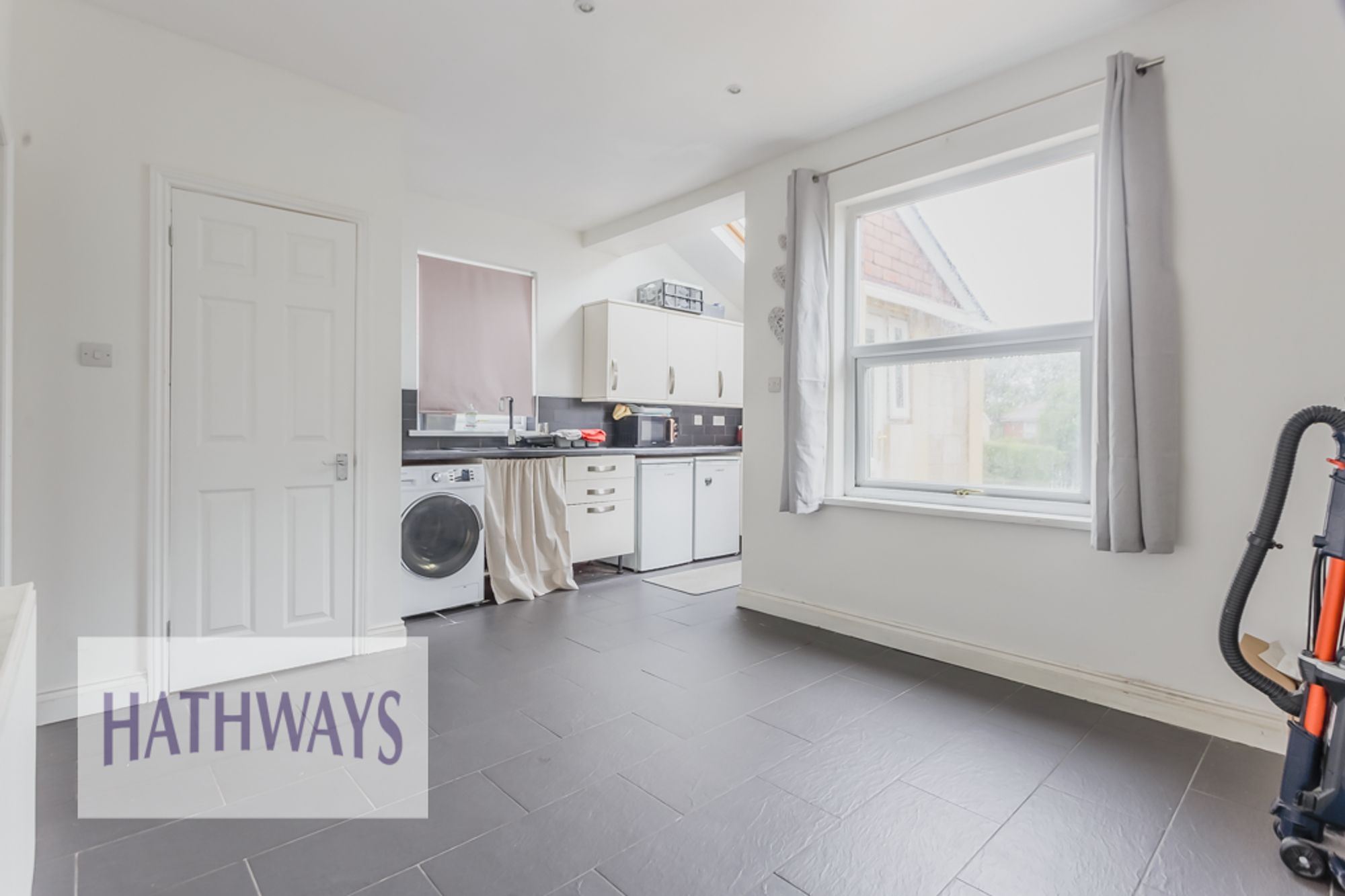3 bed semi-detached house for sale in South Avenue, Pontypool  - Property Image 11