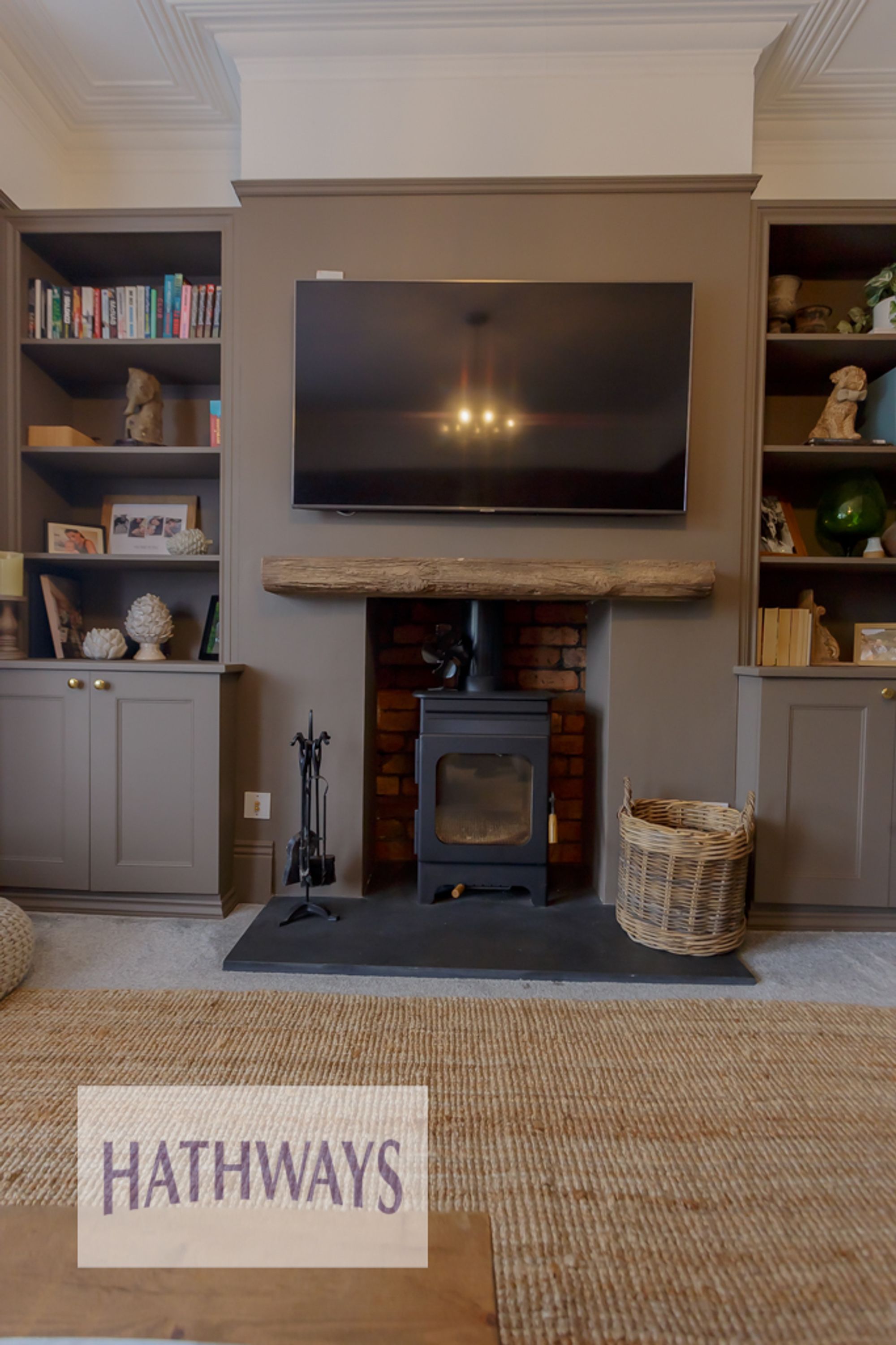 3 bed end of terrace house for sale in Victoria Road, Pontypool - Property Image 1