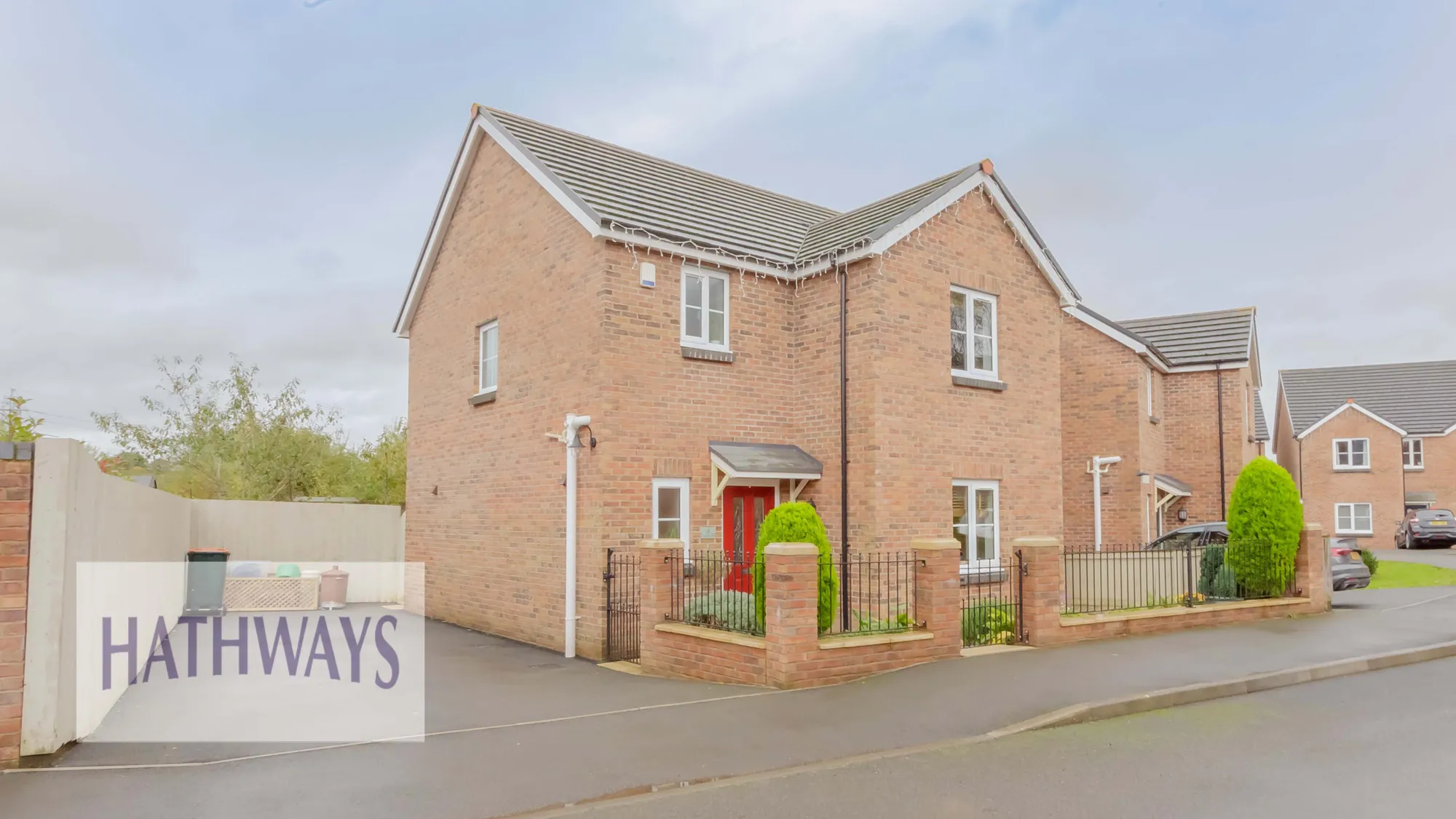 3 bed detached house for sale in Aqueduct Close, Newport  - Property Image 1