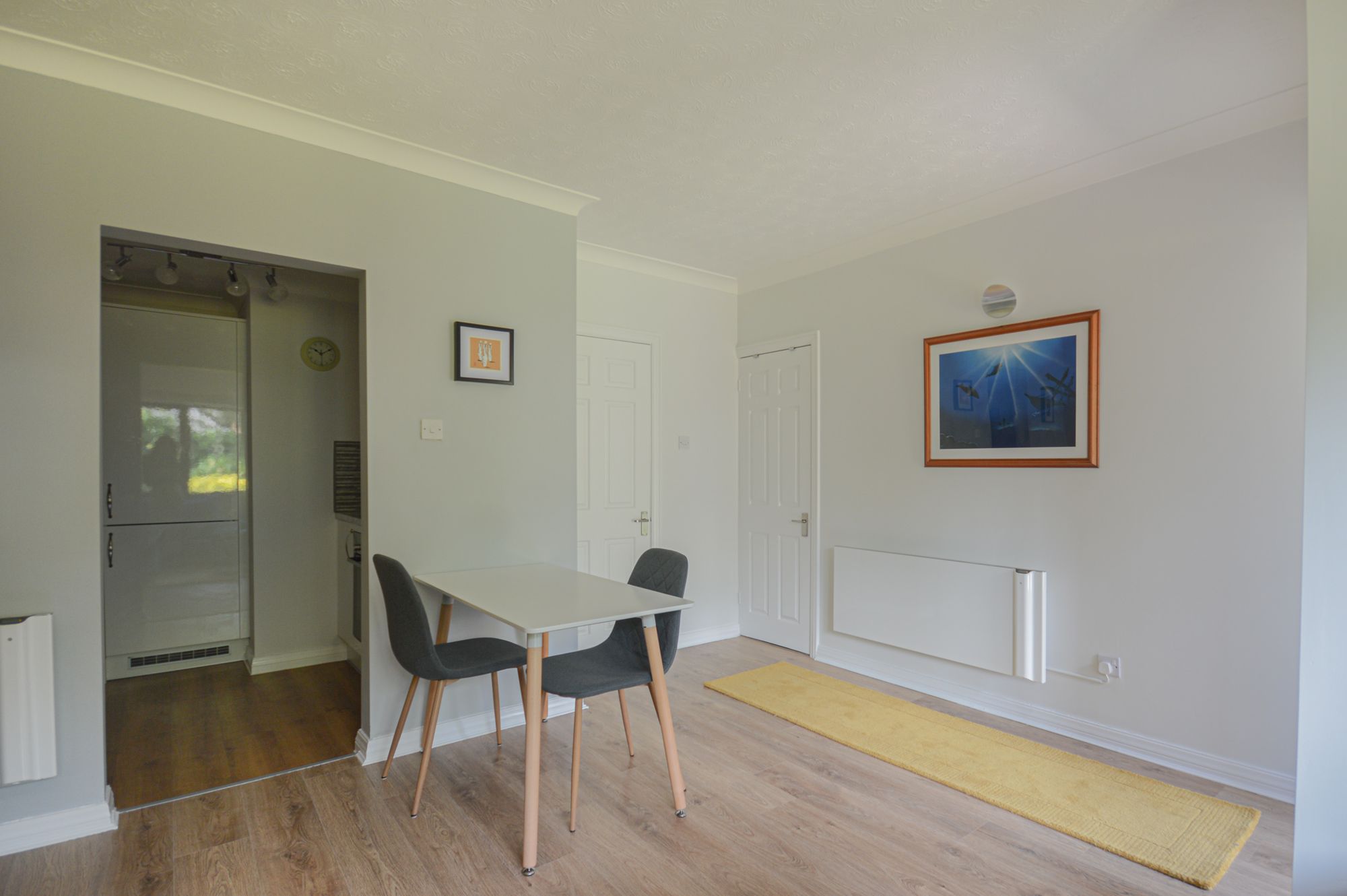 2 bed flat to rent in Uskvale Mews, Newport 2