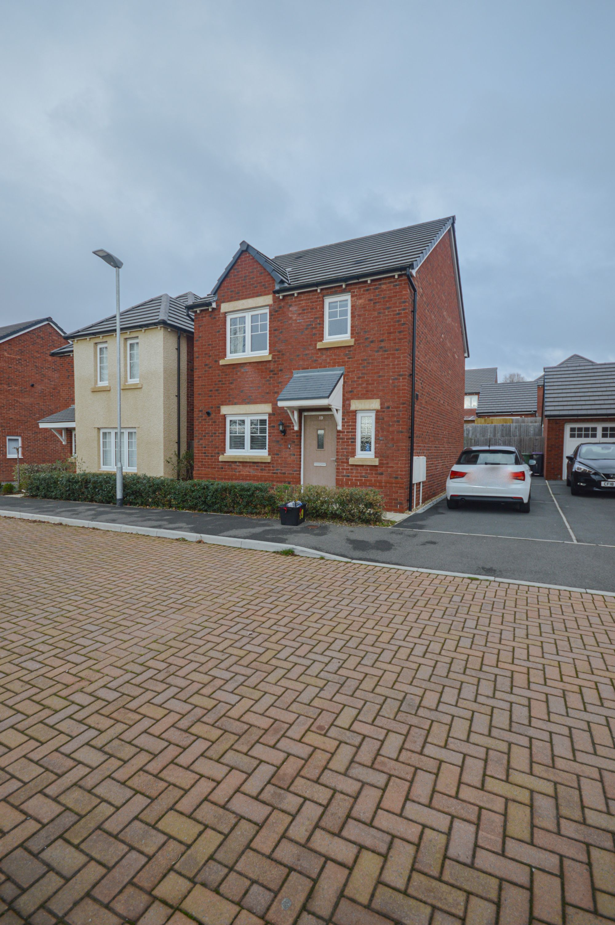 3 bed detached house to rent in Oakfield Grange, Cwmbran  - Property Image 33