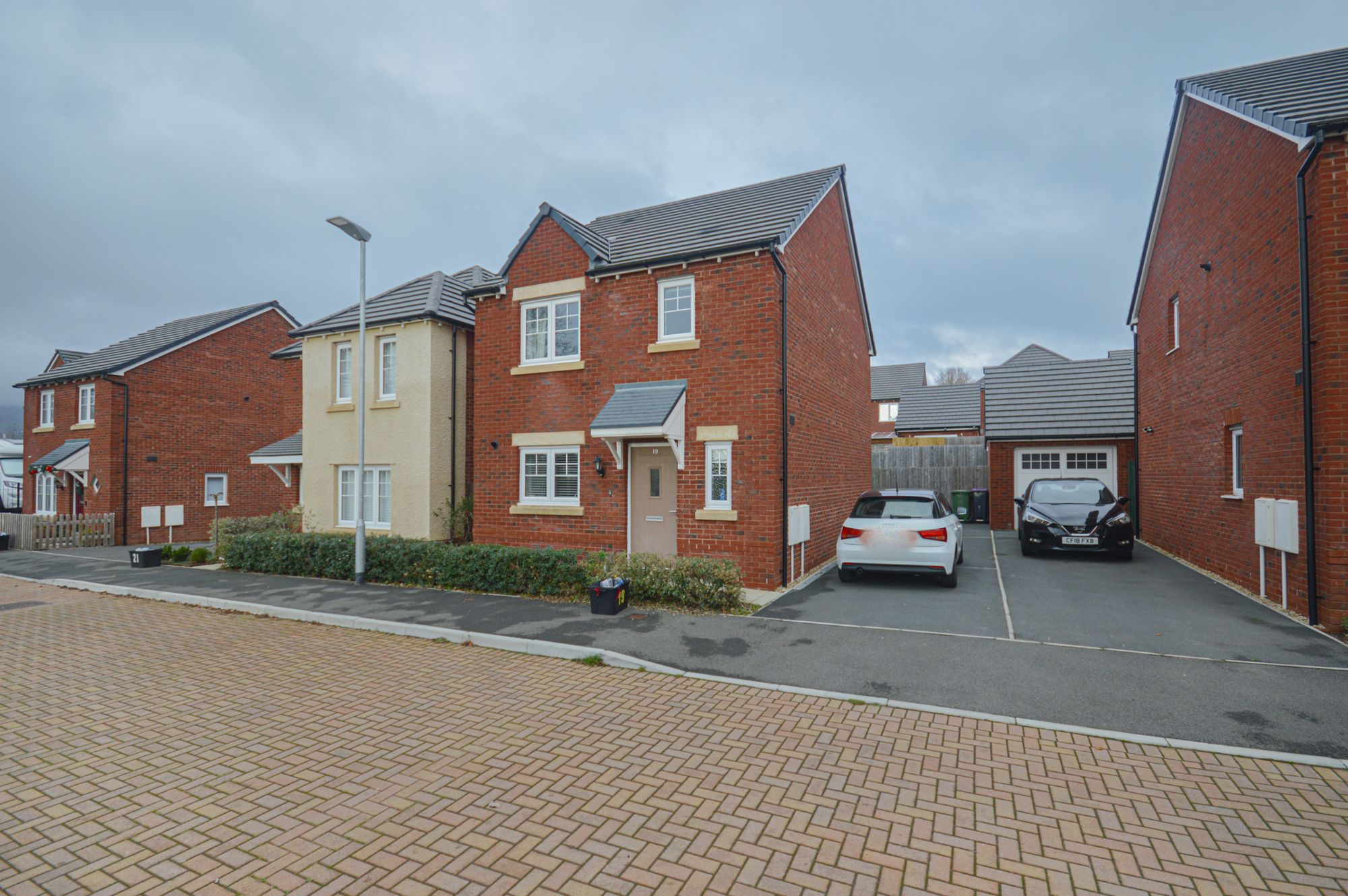 3 bed detached house to rent in Oakfield Grange, Cwmbran, NP44