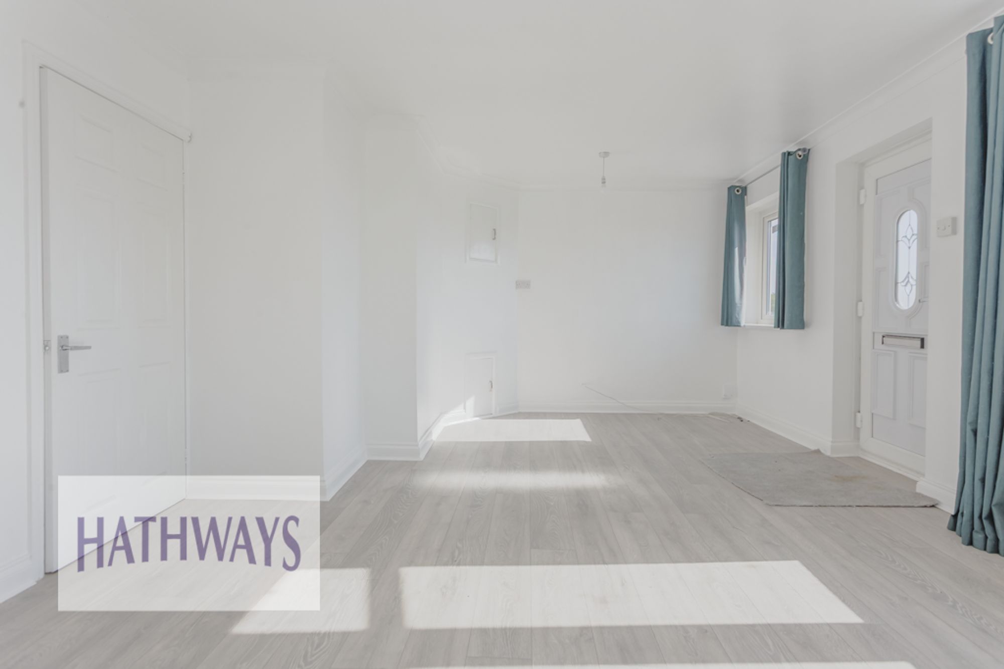 2 bed to rent in The Links, Pontypool  - Property Image 2