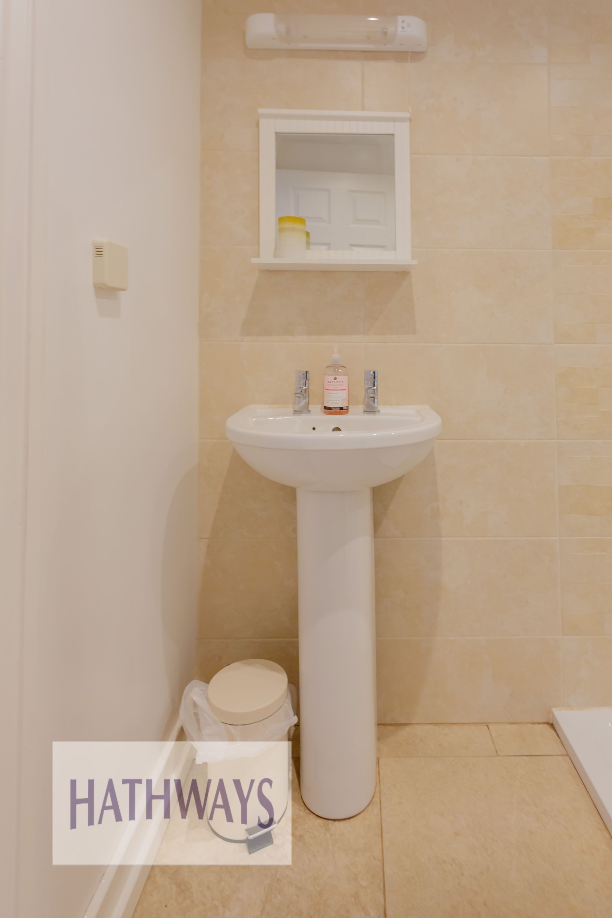 1 bed to rent in Llantrisant, Usk 20