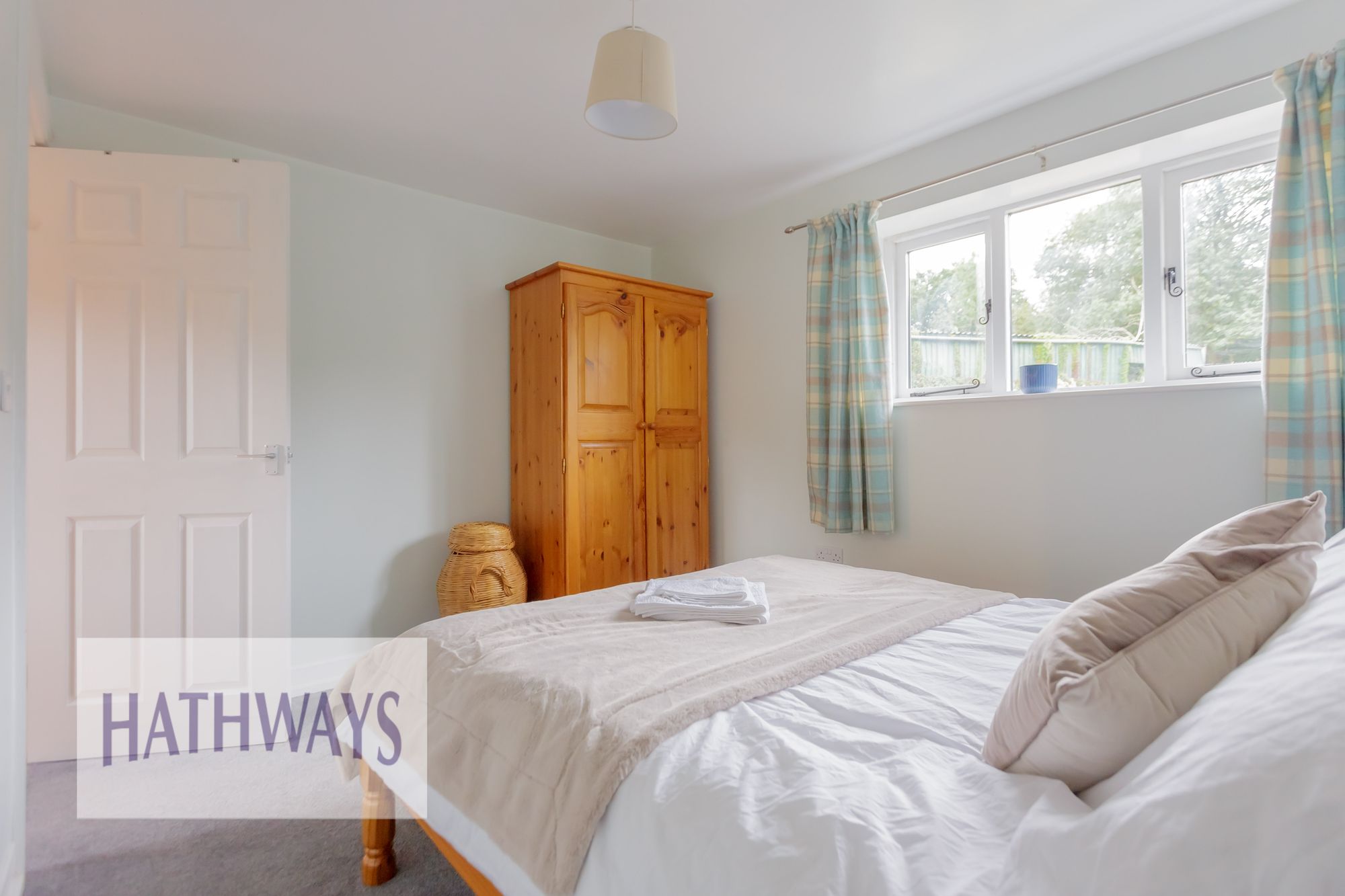 1 bed to rent in Llantrisant, Usk 16