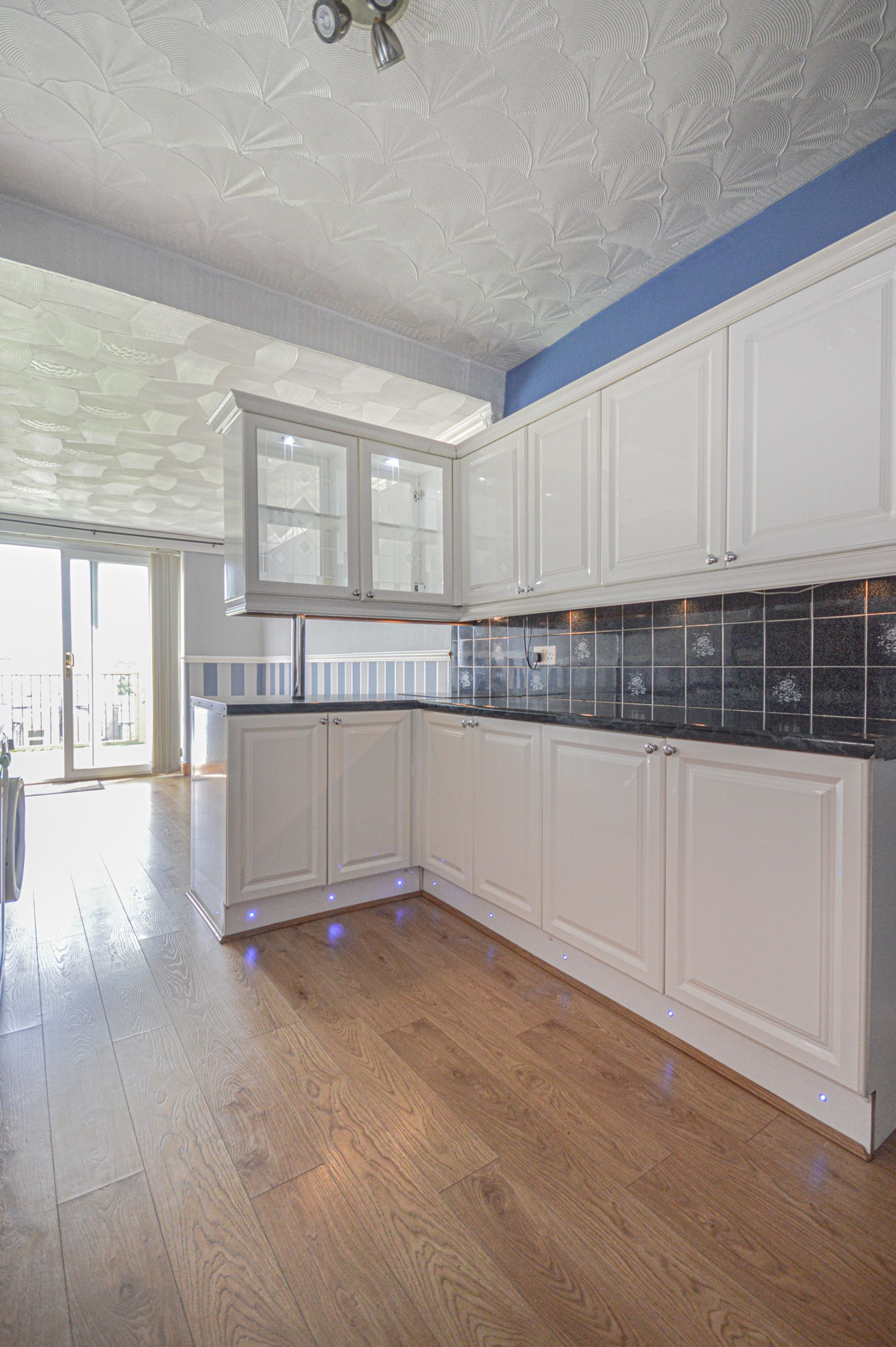 2 bed to rent in Richmond Street, Cwmbran 2