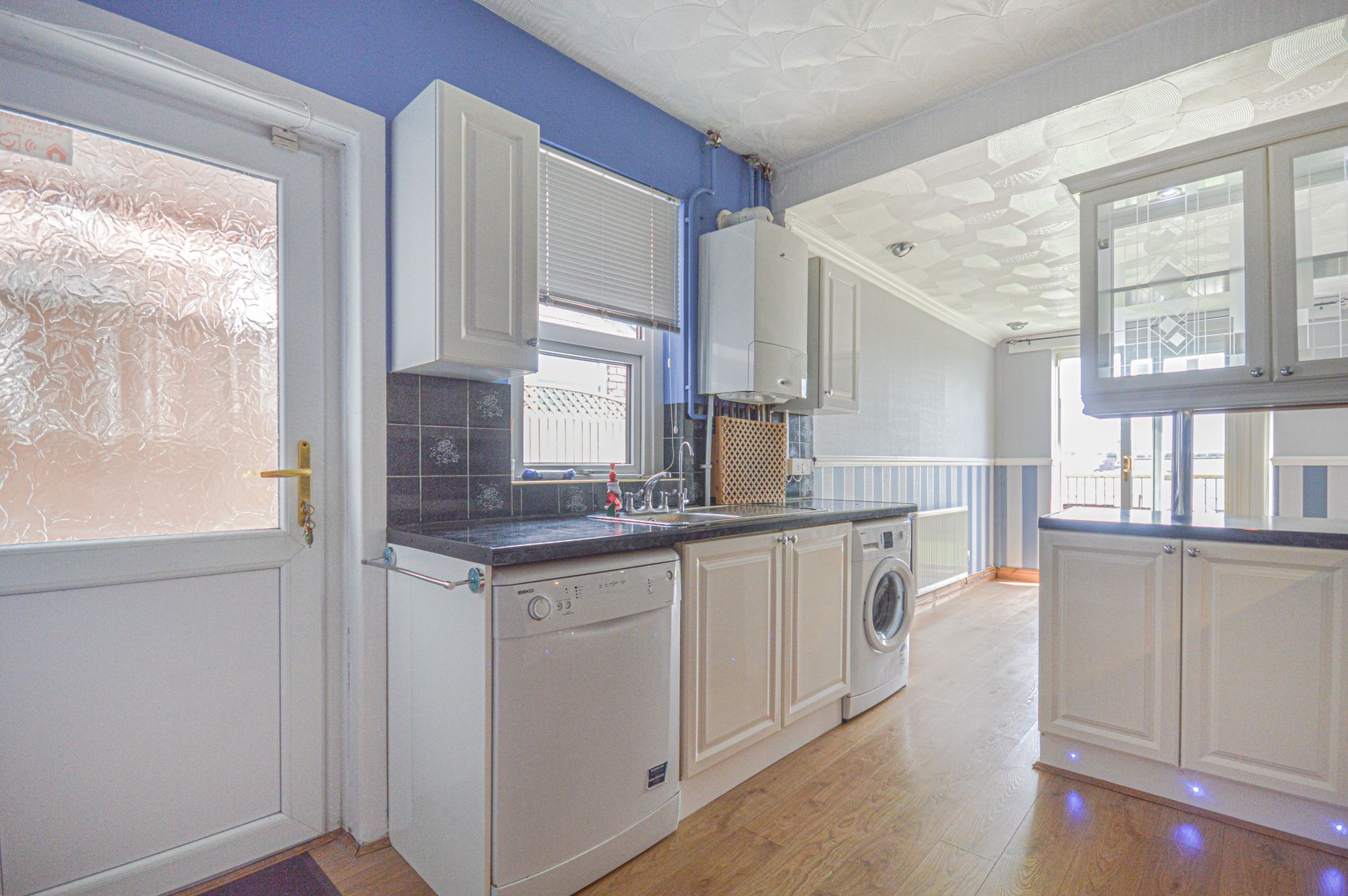 2 bed to rent in Richmond Street, Cwmbran 3