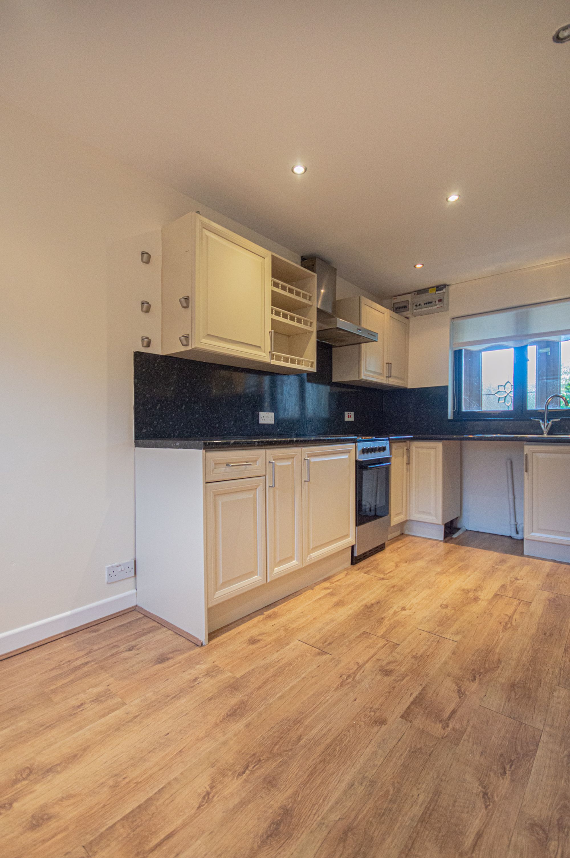 2 bed to rent in Elder Close, Newport 8