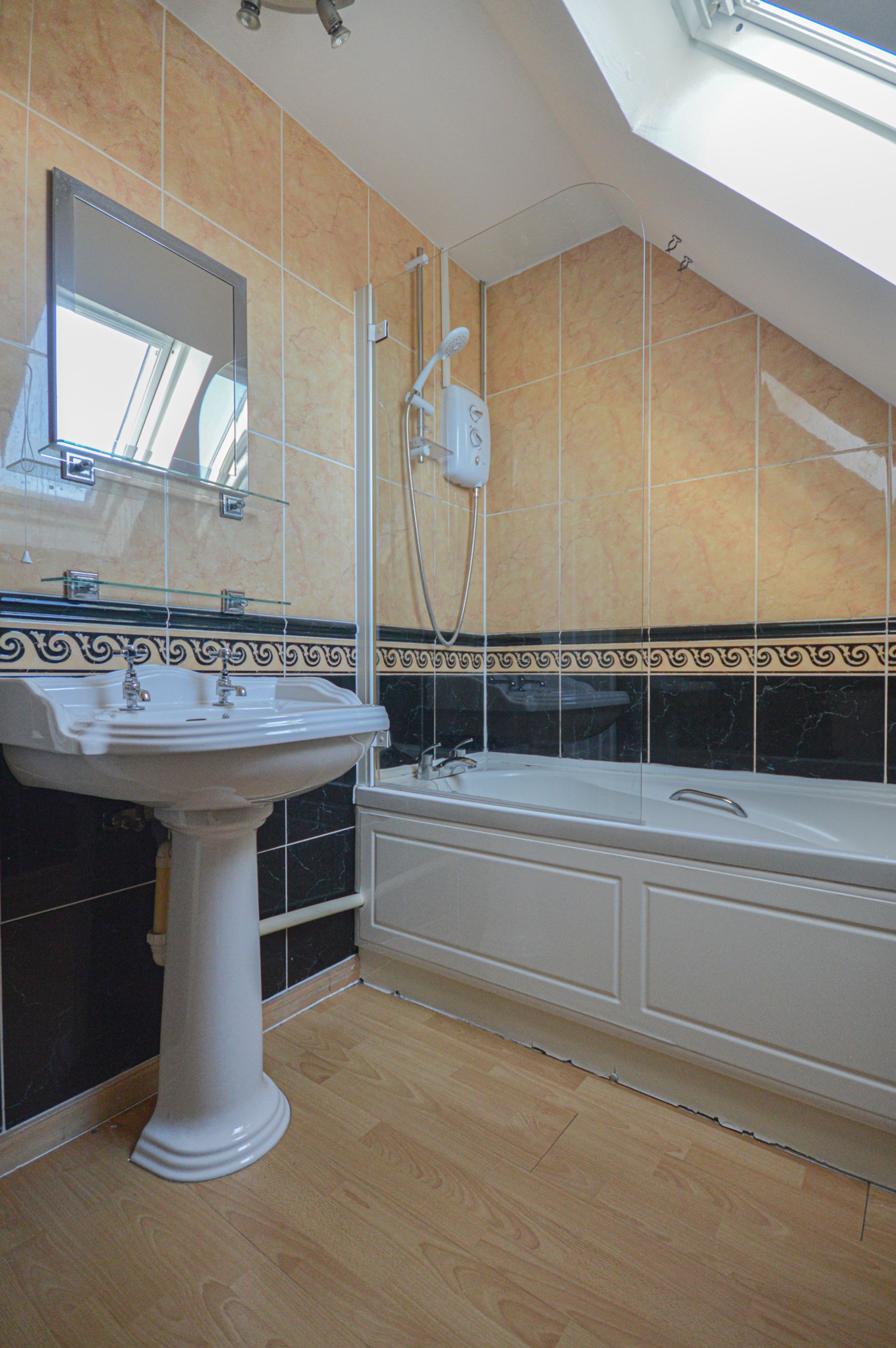 2 bed to rent in Elder Close, Newport 16