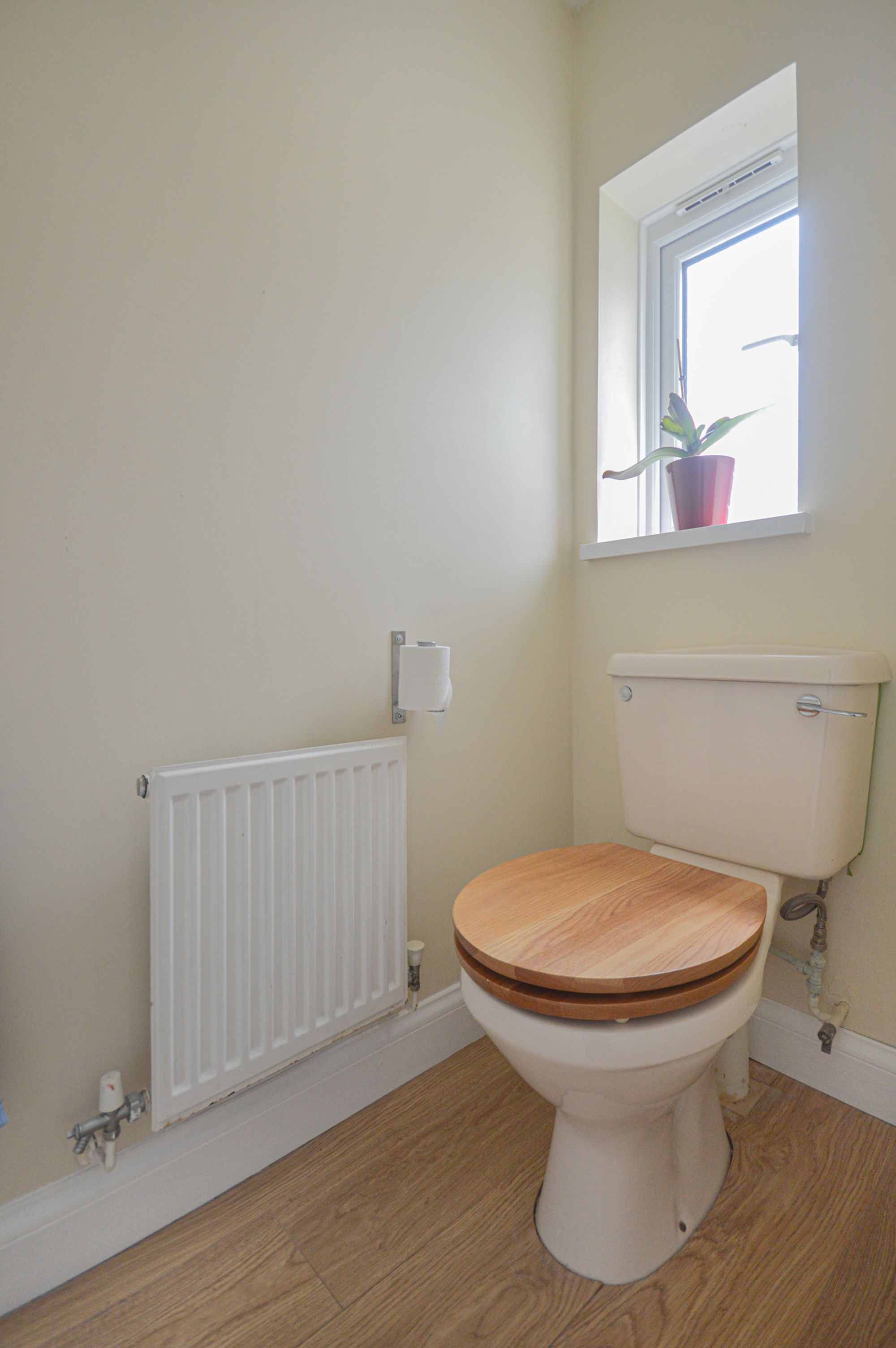 3 bed to rent in Manor Park, Newport  - Property Image 13
