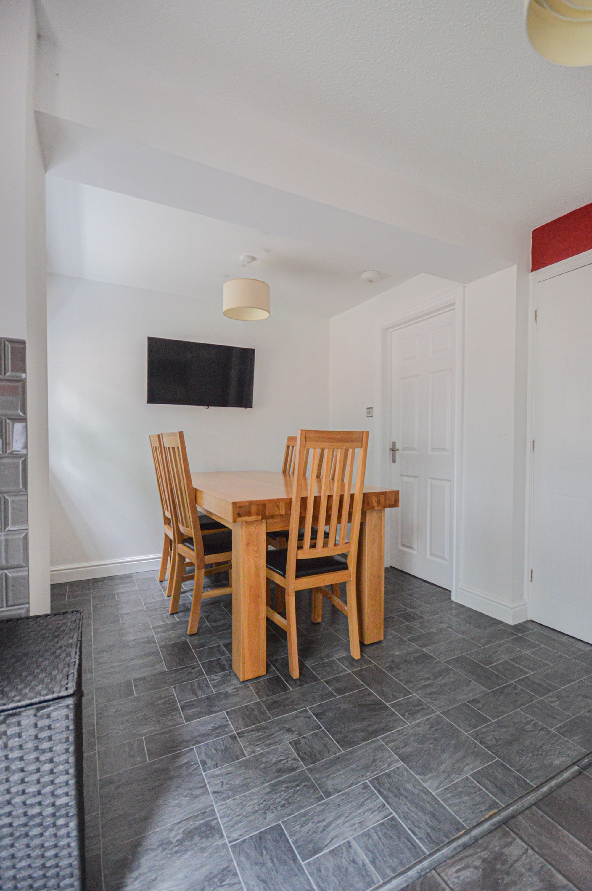 3 bed to rent in Manor Park, Newport  - Property Image 4