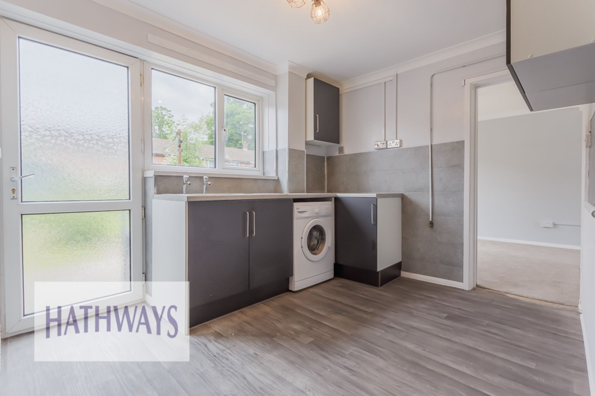 3 bed terraced house for sale in Beaumaris Drive, Cwmbran  - Property Image 4