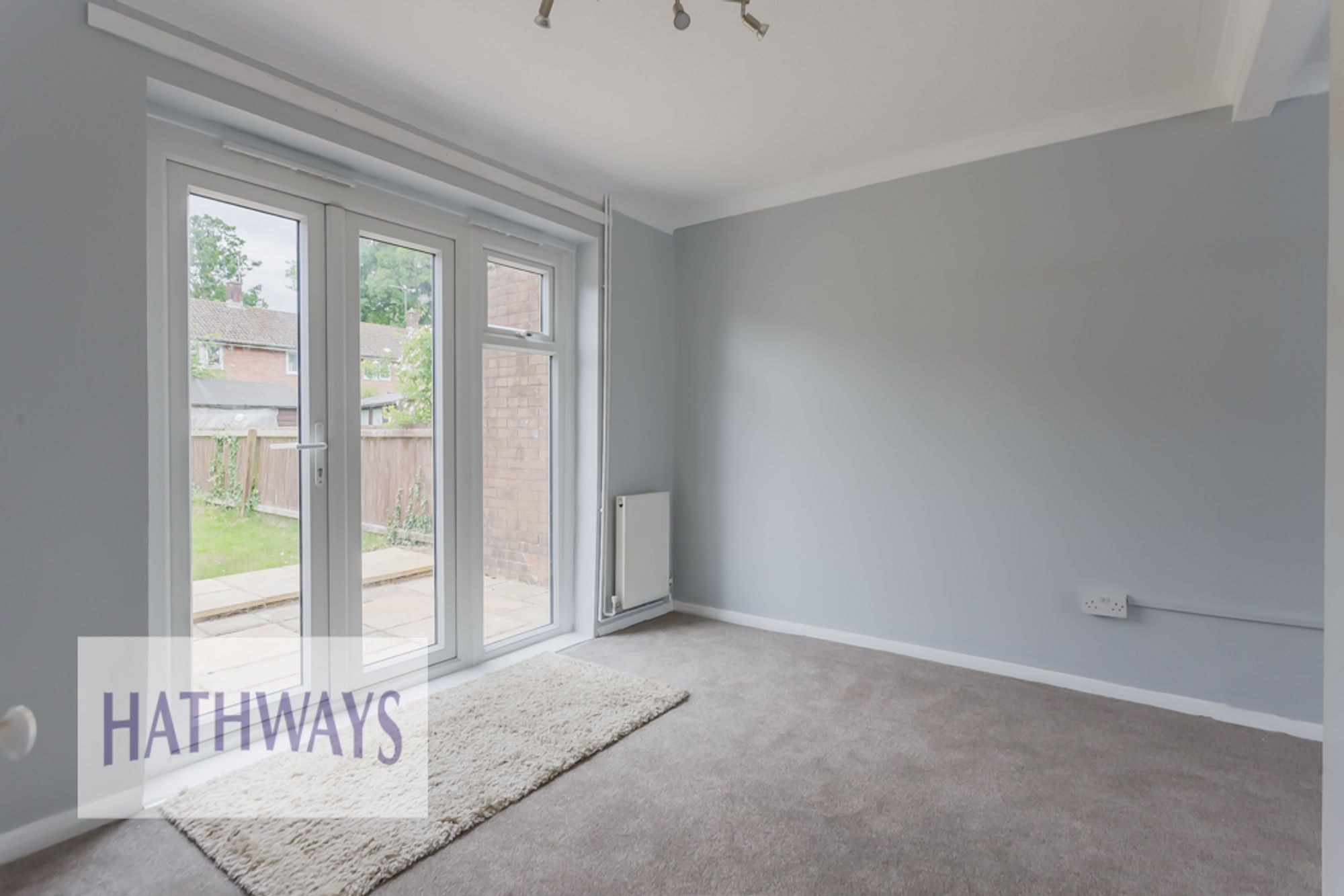 3 bed terraced house for sale in Beaumaris Drive, Cwmbran  - Property Image 9