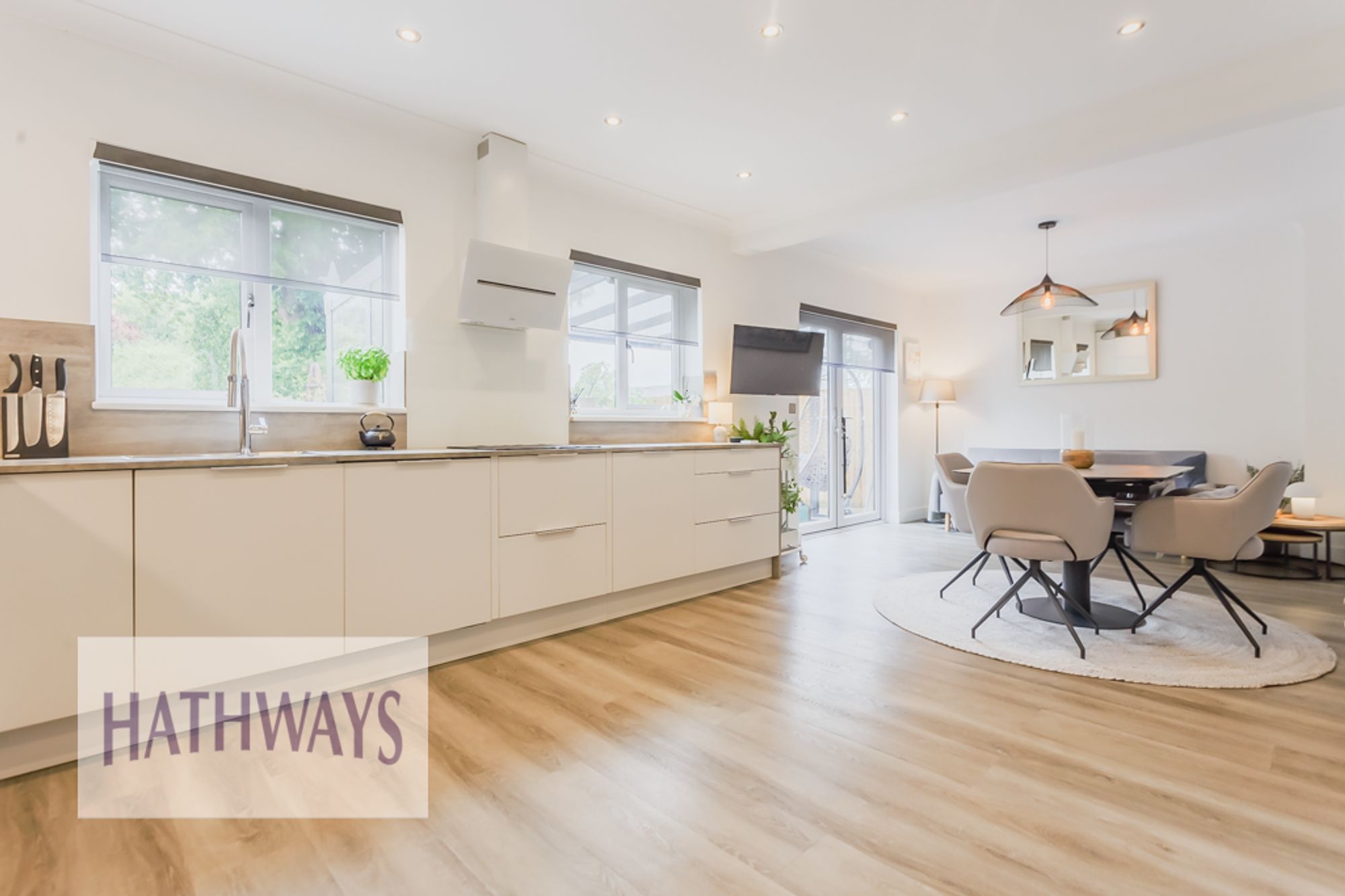 4 bed detached house for sale in Lansdowne Gardens, Cwmbran  - Property Image 8