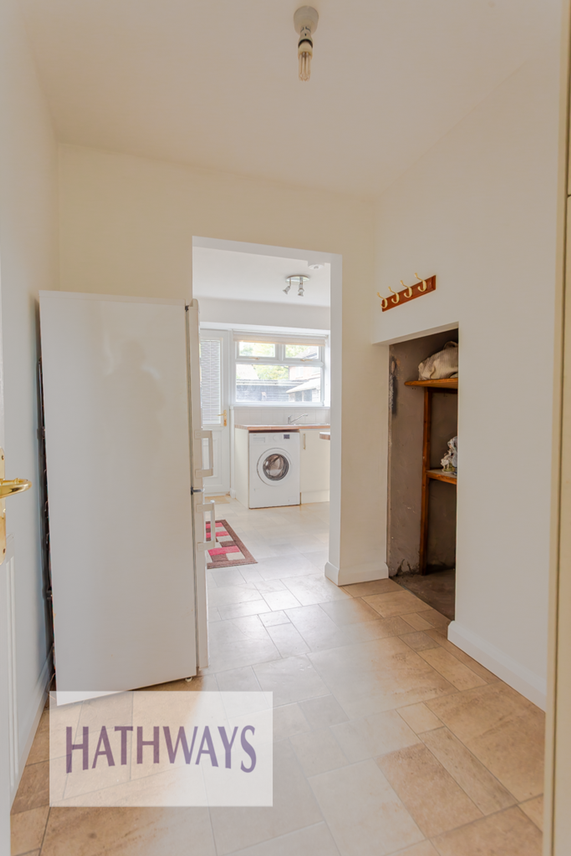 3 bed terraced house to rent in Llangorse Path, Cwmbran 6