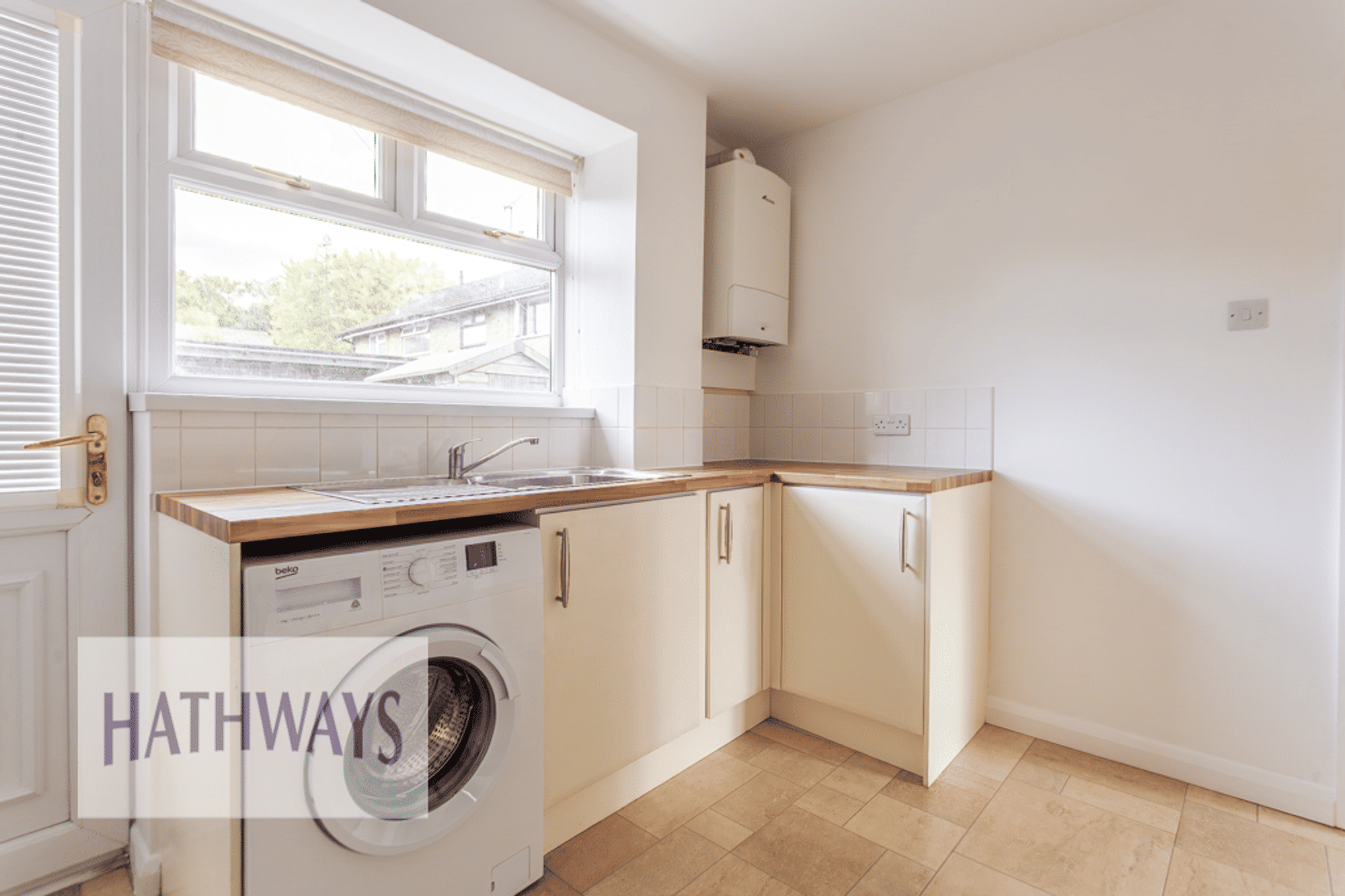 2 bed flat to rent in Llangorse Path, Cwmbran  - Property Image 8