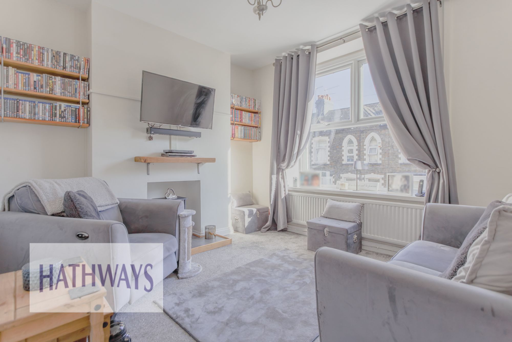 2 bed mid-terraced house for sale in Osborne Road, Pontypool 3